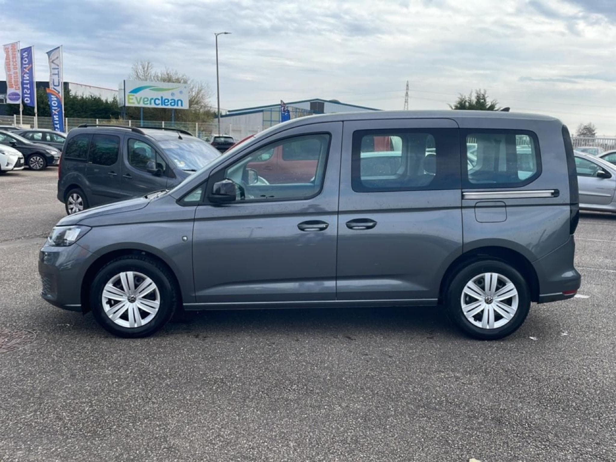 VW CADDY 2.0 TDI 122 DSG7 (2025) - Photo 8
