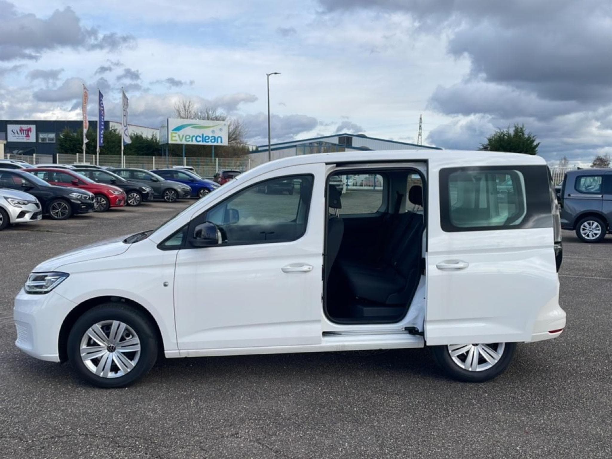 VW CADDY 2.0 TDI 122 DSG7 (2025) - Photo 11
