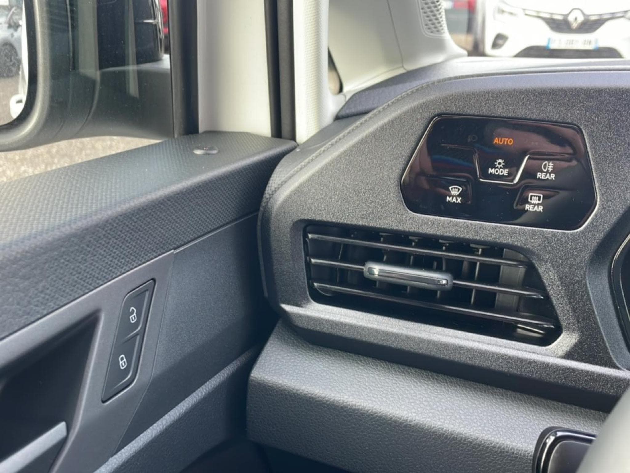 VW CADDY 2.0 TDI 122 DSG7 (2025) - Photo 15