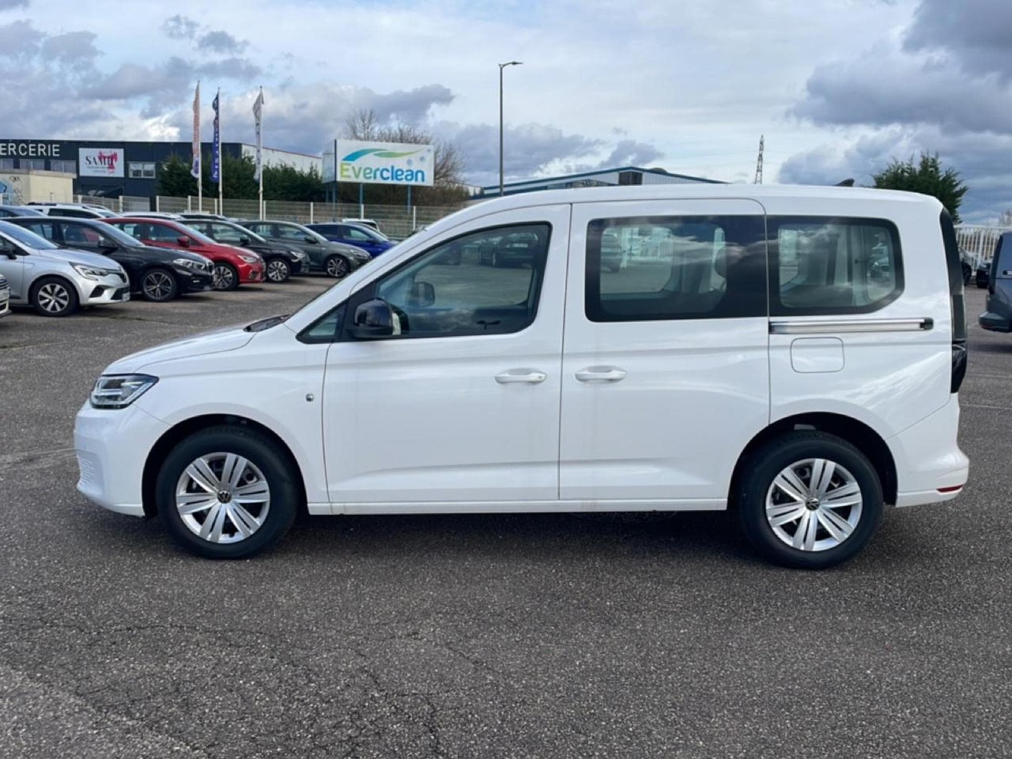 VW CADDY 2.0 TDI 122 DSG7 (2025) - Photo 8