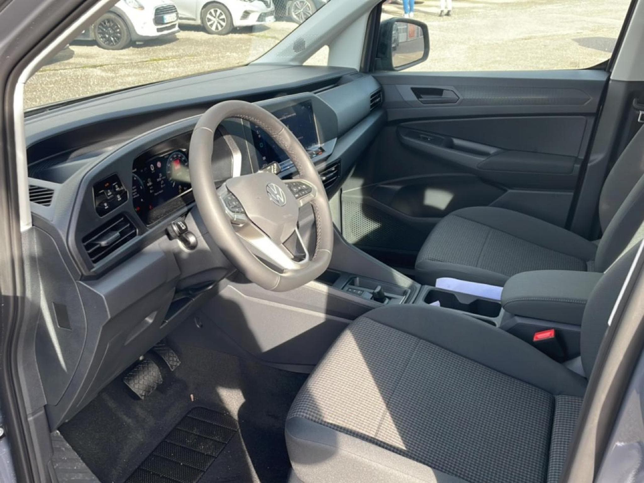 VW CADDY 2.0 TDI 122 DSG7 (2025) - Photo 17