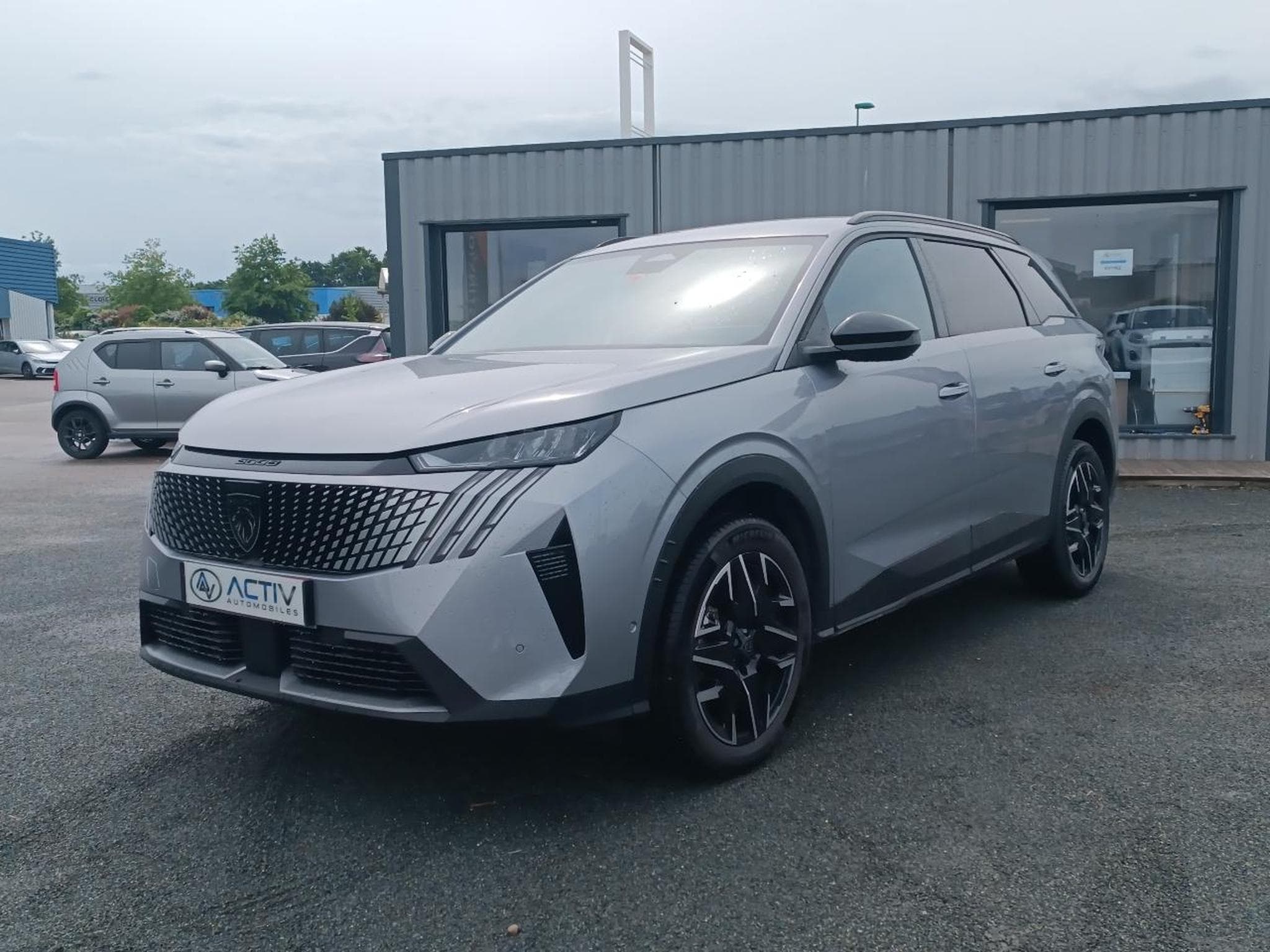 Peugeot 5008 HYBRID 145 ALLURE E-DCS6 (2025) - Photo 1