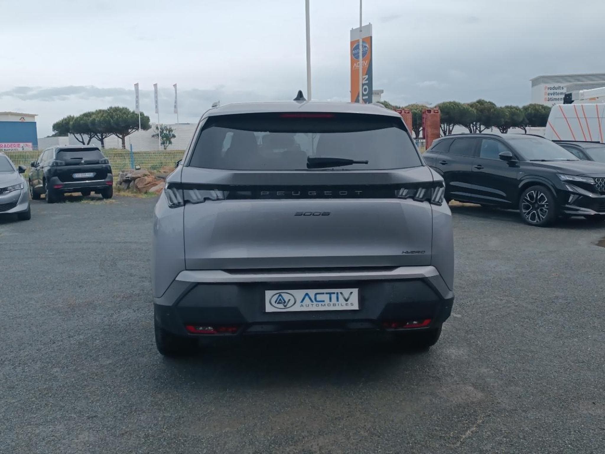 Peugeot 5008 HYBRID 145 ALLURE E-DCS6 (2025) - Photo 6