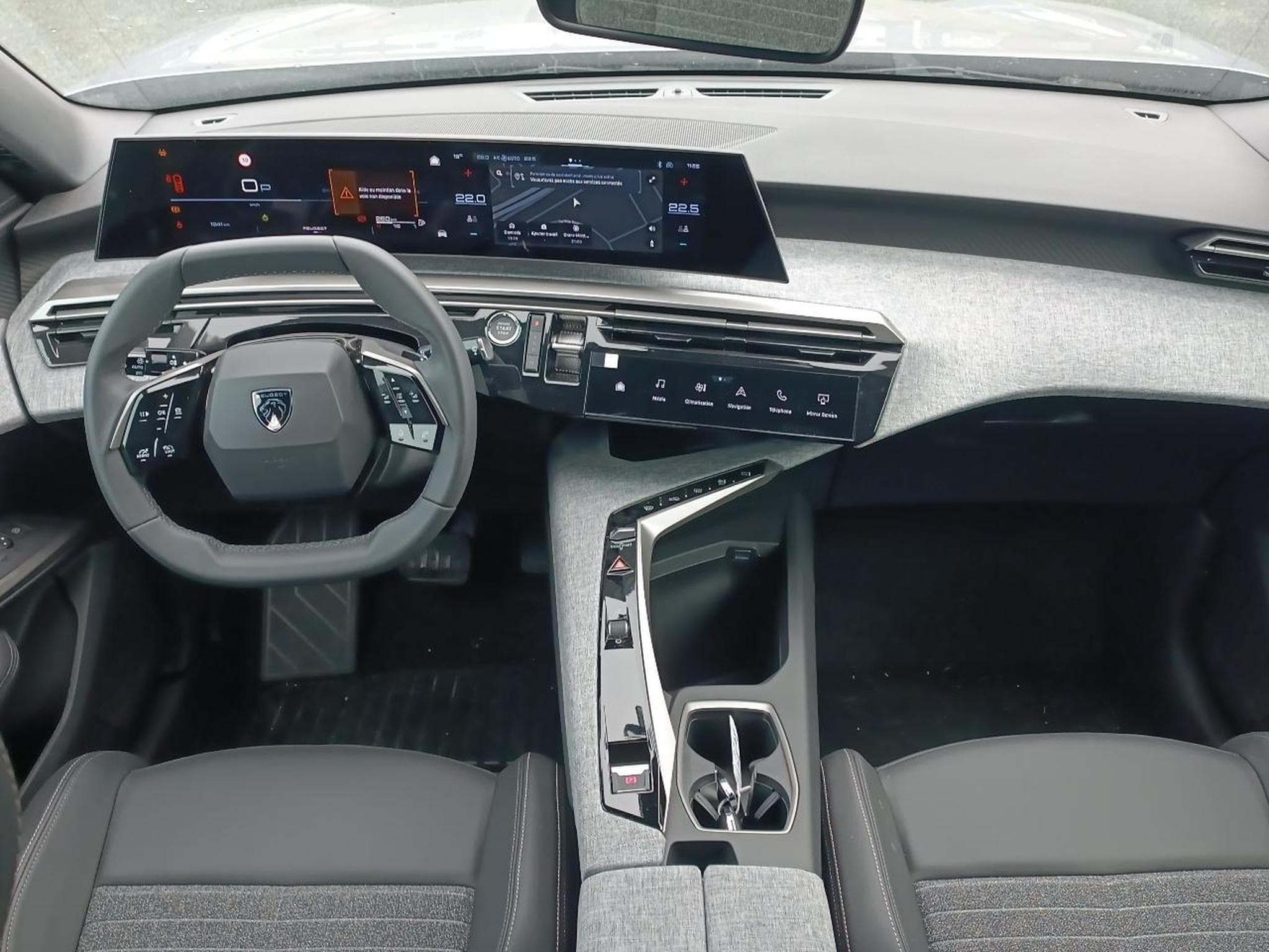 Peugeot 5008 HYBRID 145 ALLURE E-DCS6 (2025) - Photo 9