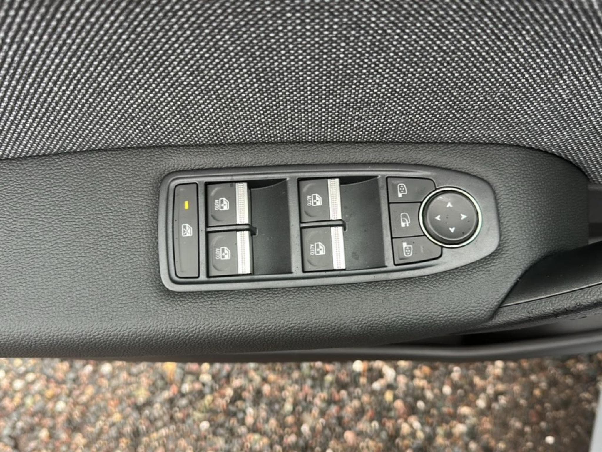 Renault CAPTUR II 1.0 TCE 90 TECHNO (2025) - Photo 12