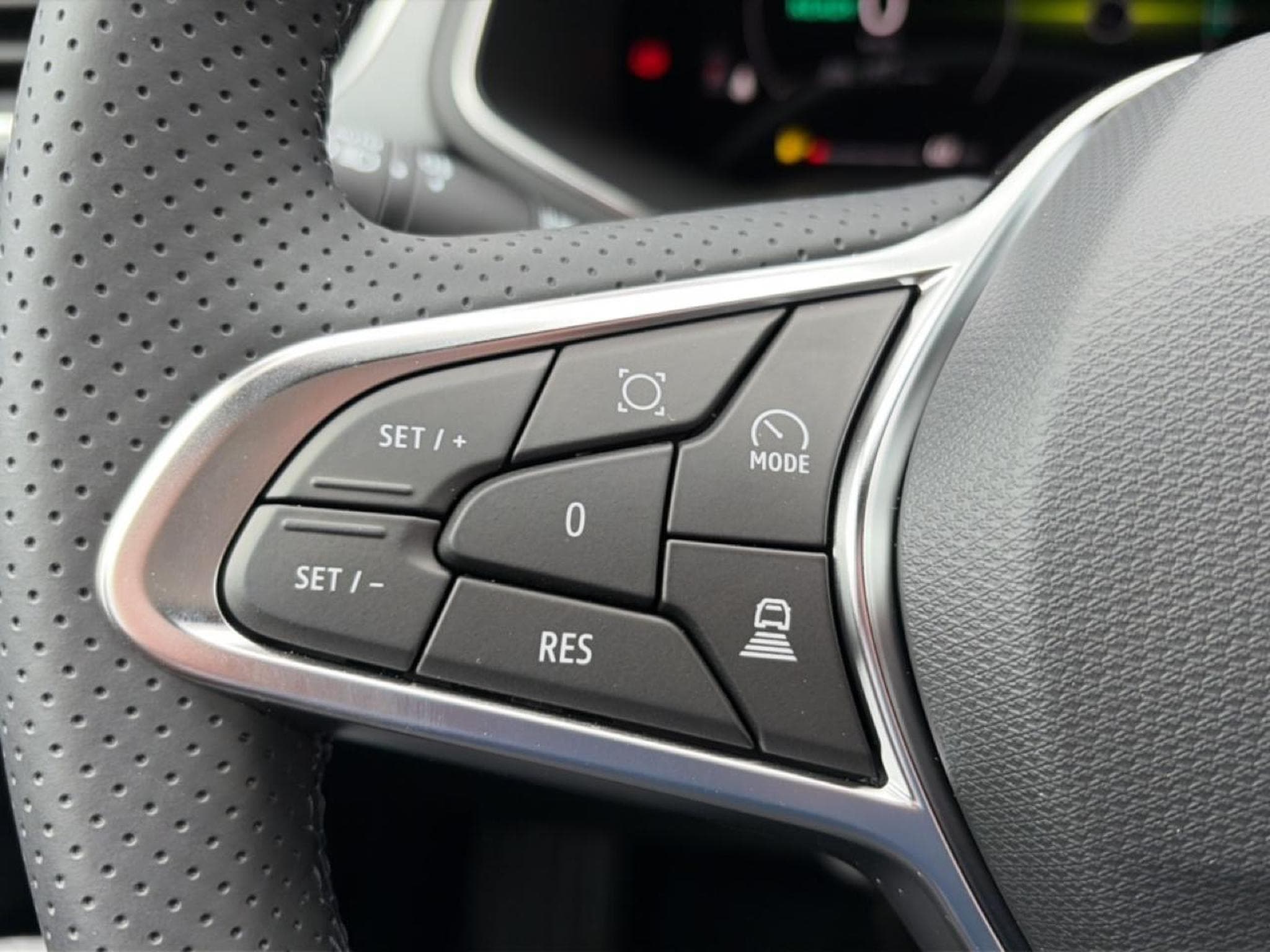 Renault CAPTUR II 1.8 E-TECH FULL HYBRID 160 TECHNO (2026) - Photo 15