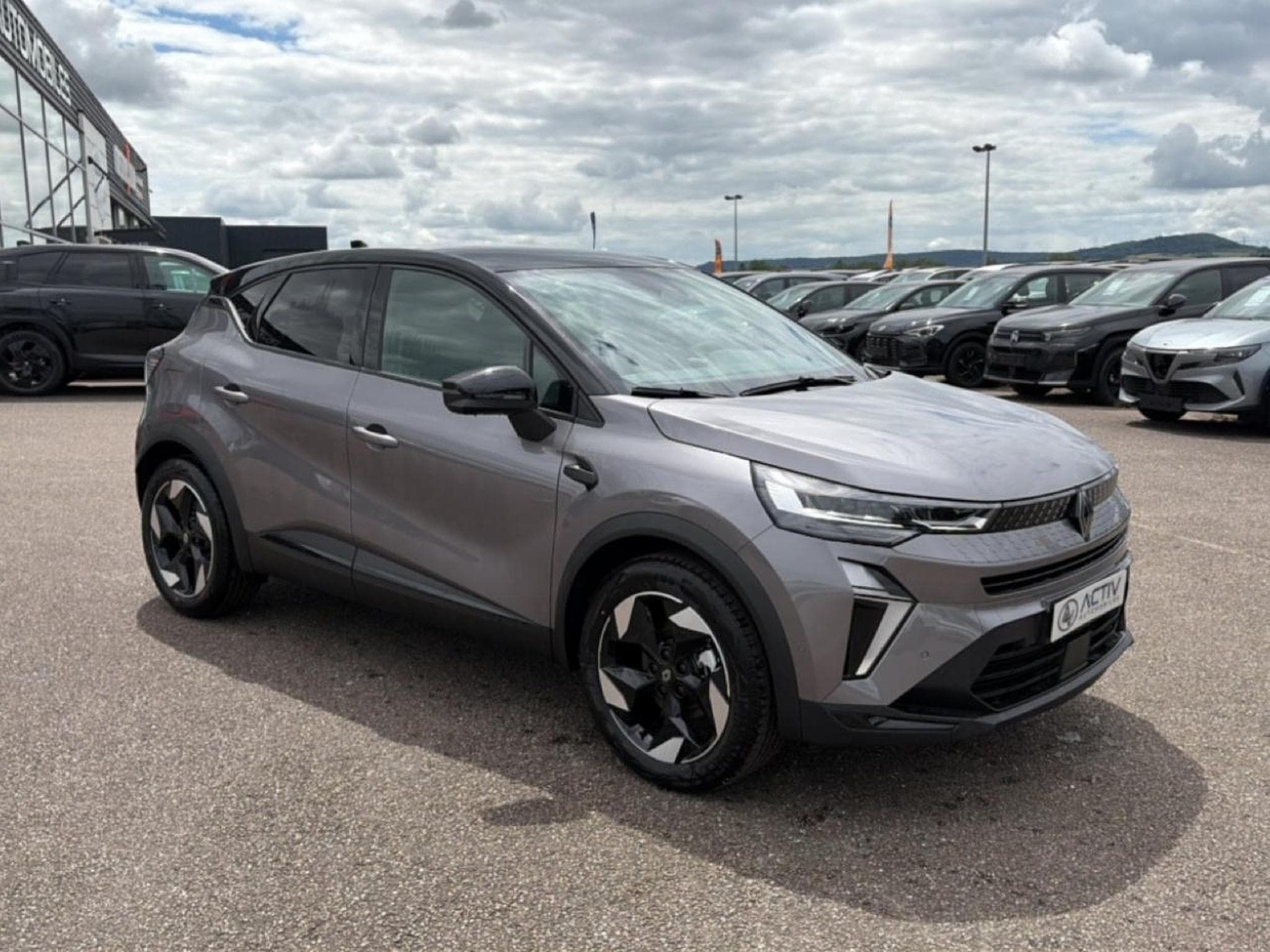 Renault CAPTUR II 1.8 E-TECH FULL HYBRID 160 TECHNO (2026) - Photo 3