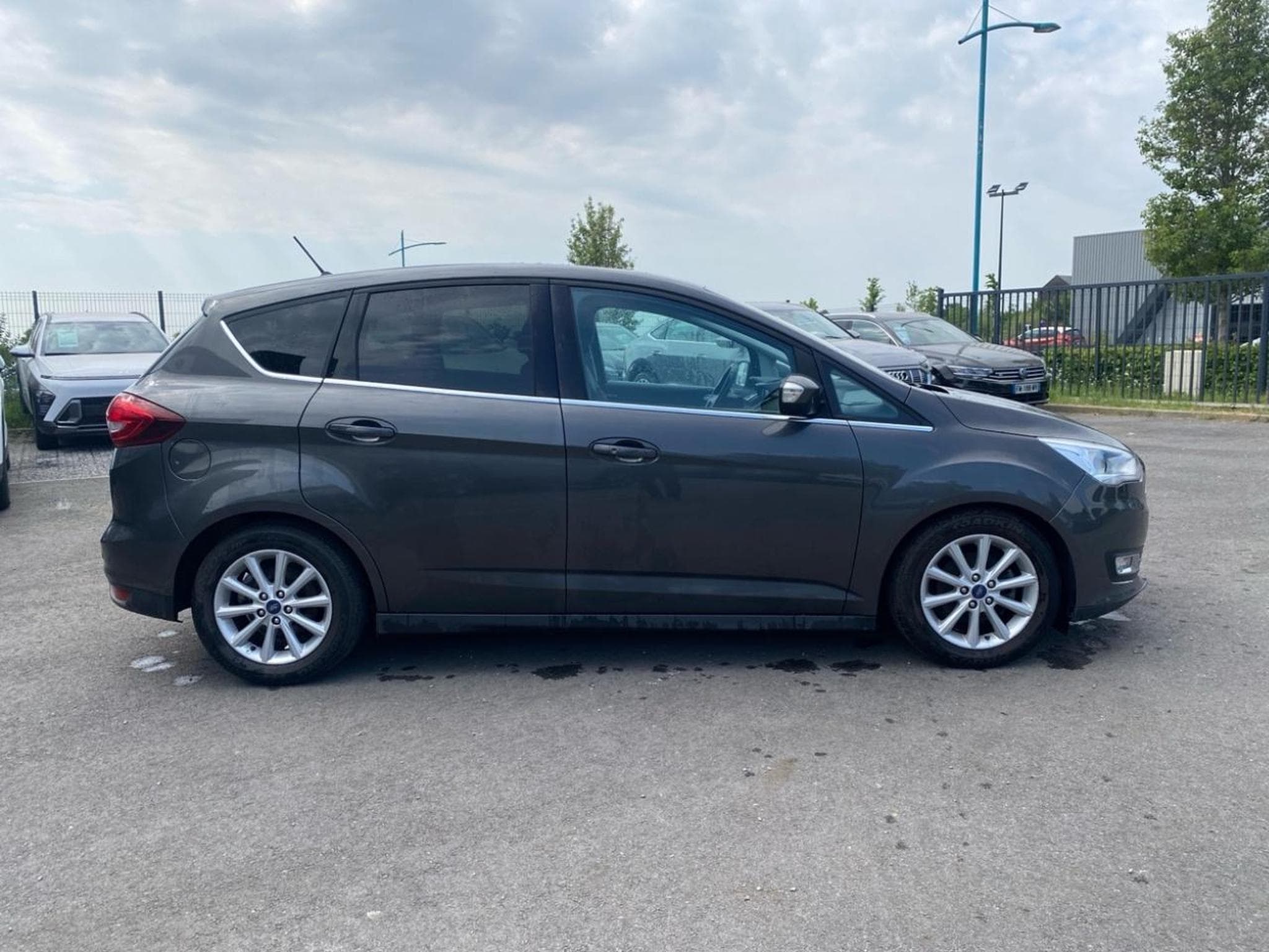 Ford C-MAX 1.0 ECOBOOST 125 TITANIUM (2017) - Photo 4