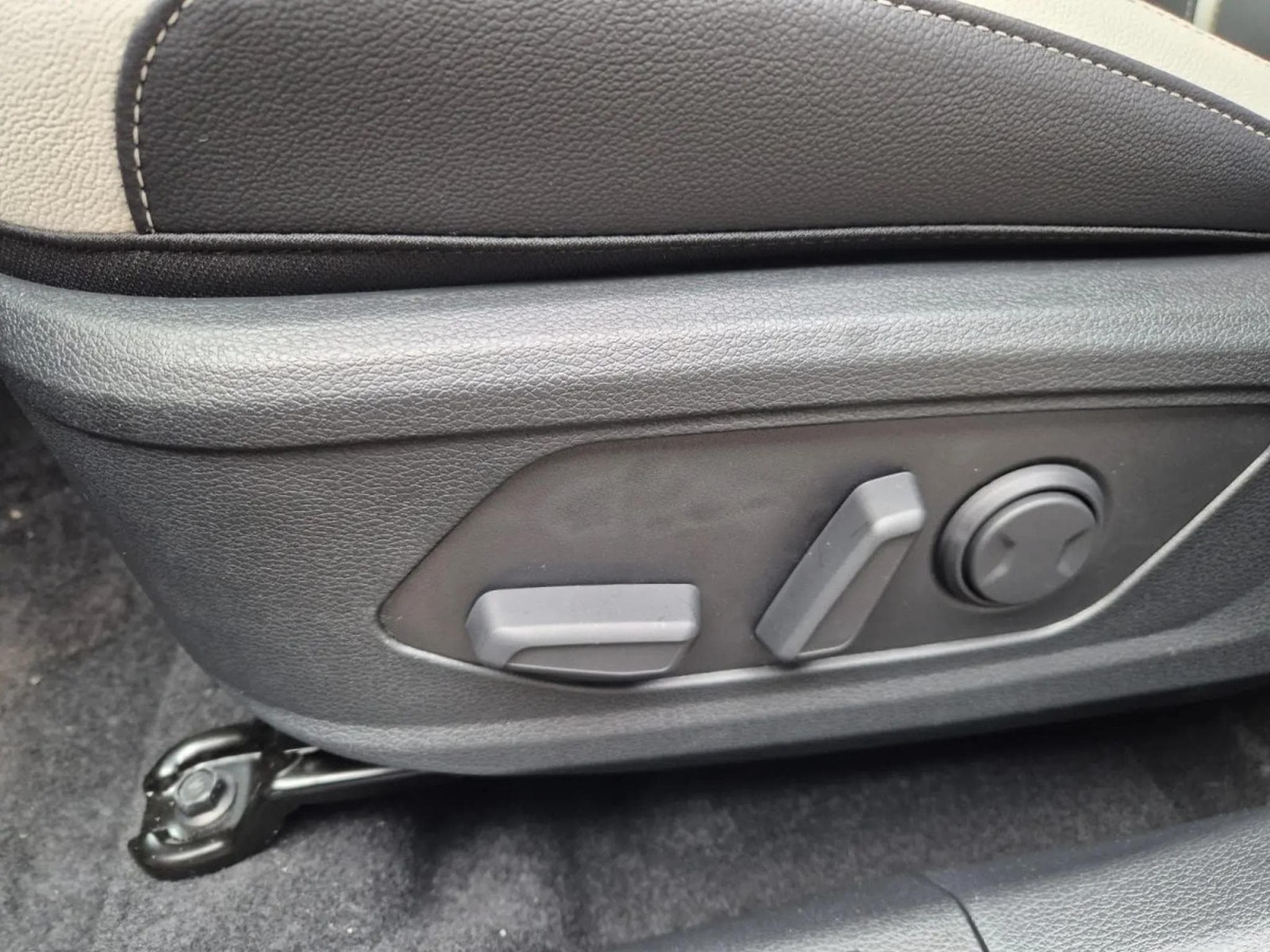Kia Sportage 1.6 T-GDI AUTO 180 GT 4x4 (2026) - Foto 10