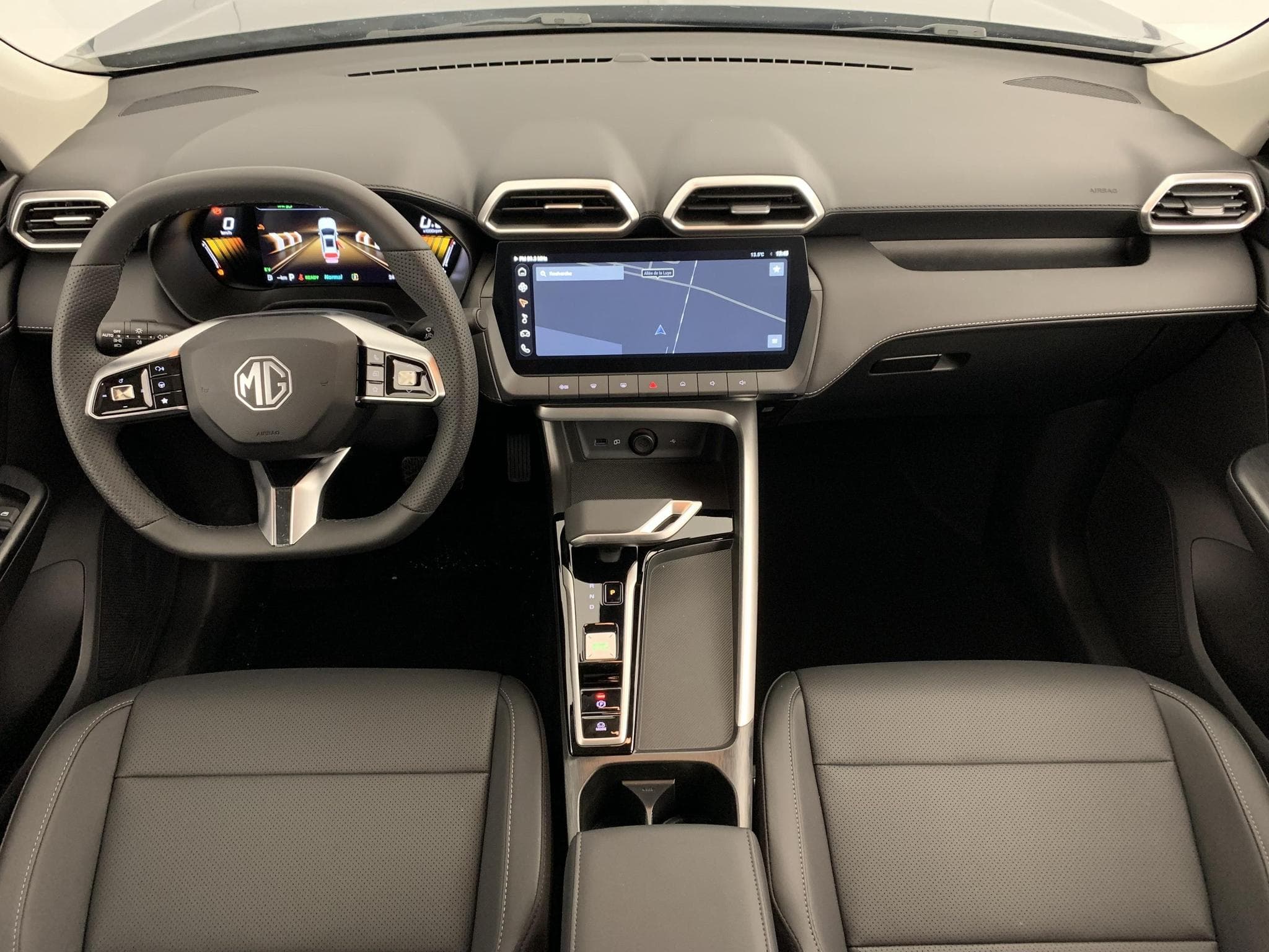 Mg ZS 1.5 L Hybrid+ 197 ch Luxury (2025) - Photo 12