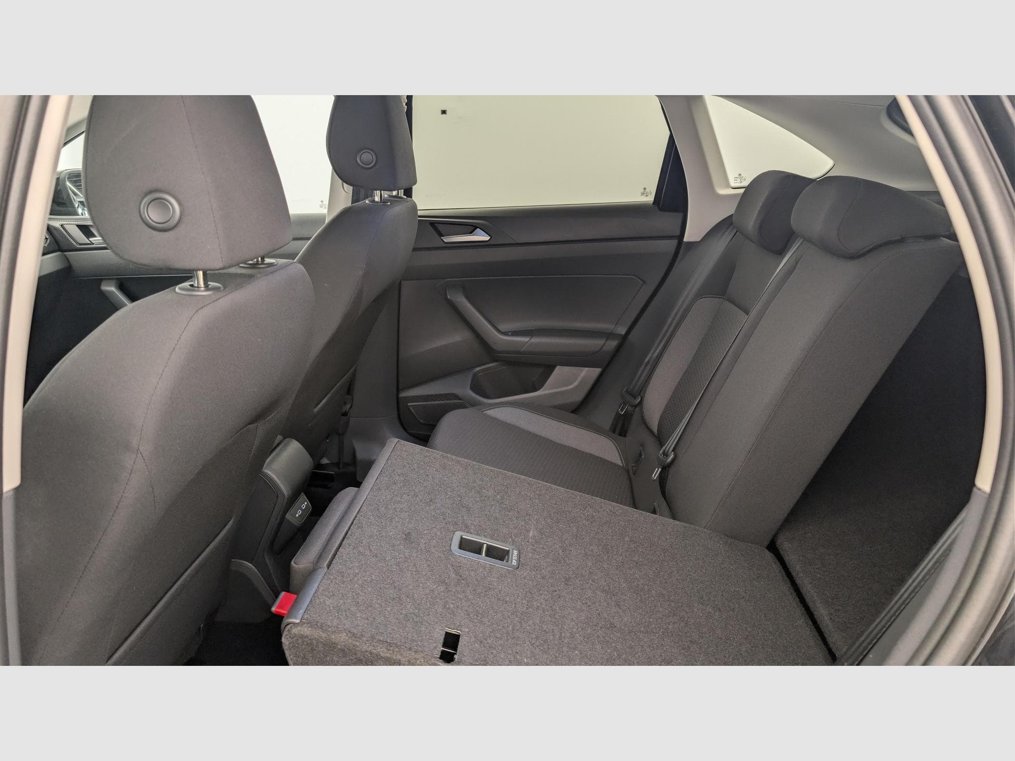 VW Taigo 1.0 TSI 95 BVM5 VW Edition (2024) - Photo 12