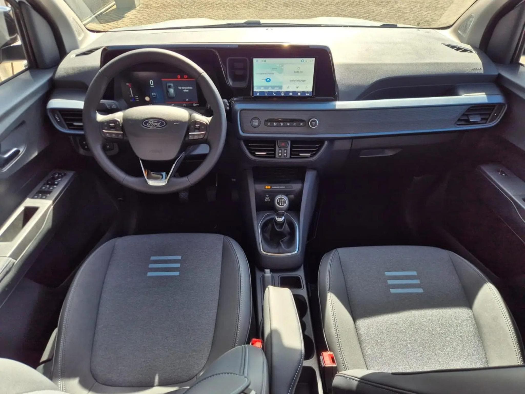 Ford Tourneo 1.0i Ecoboost 125 Active (2026) - Foto 8