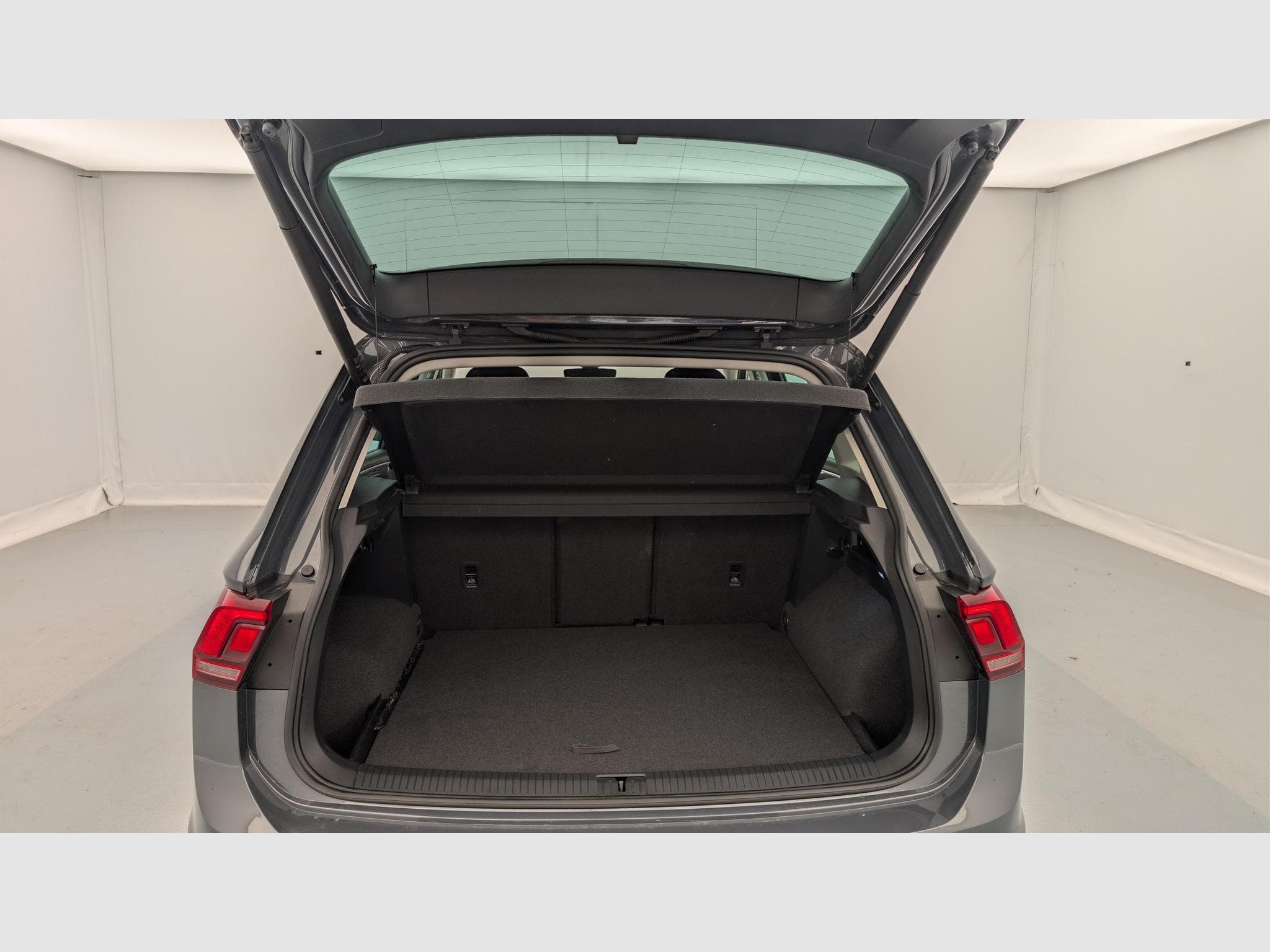 VW Tiguan 2.0 TDI 122CH BVM6 ACTIVE (2022) - Photo 11