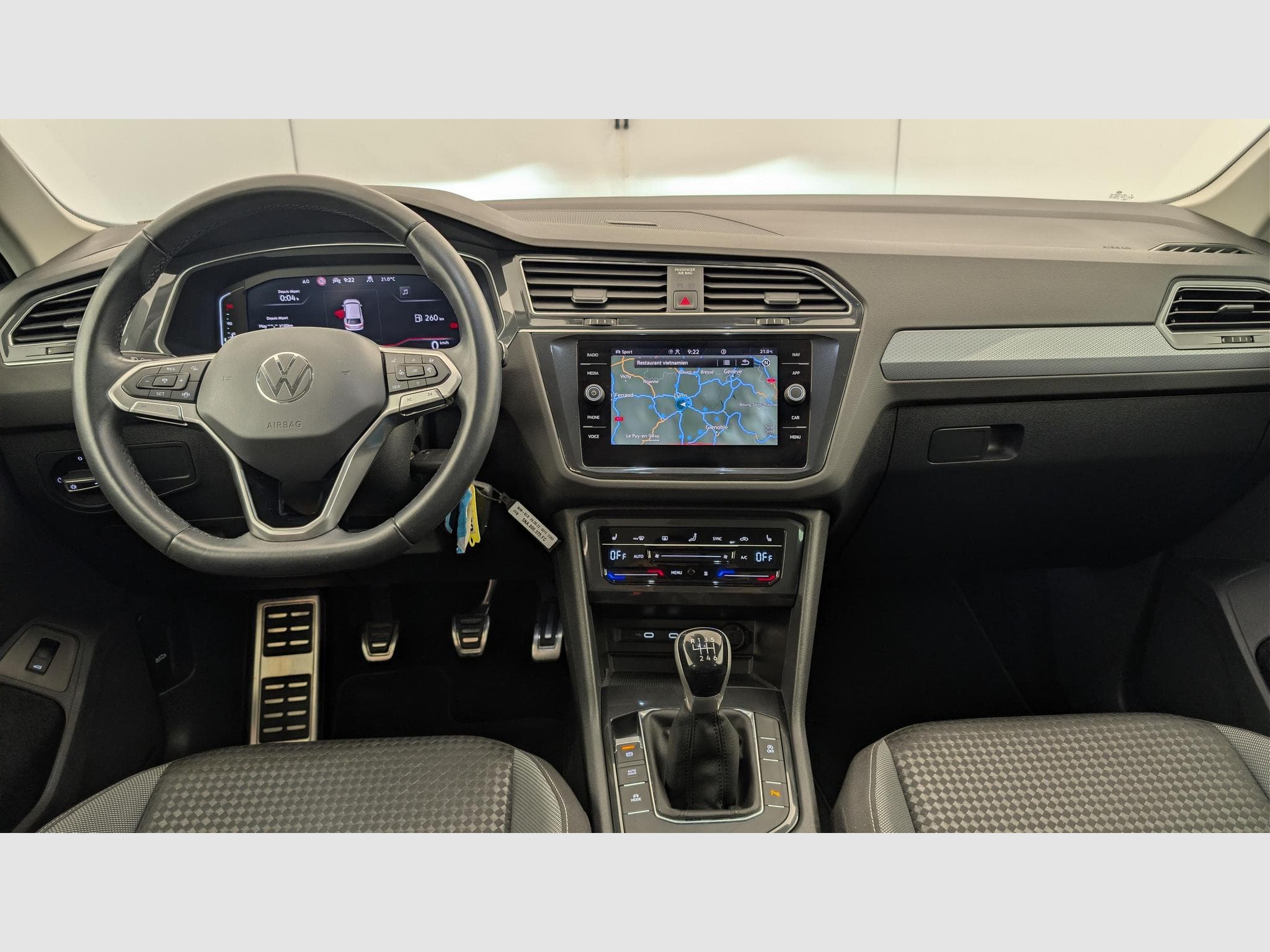 VW Tiguan 2.0 TDI 122CH BVM6 ACTIVE (2022) - Photo 13