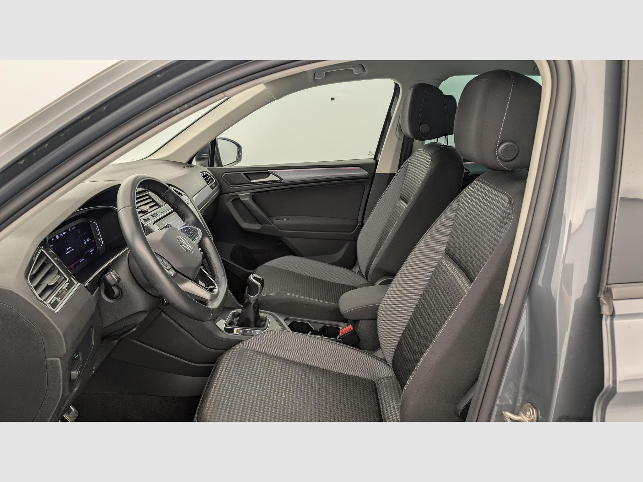 VW Tiguan 2.0 TDI 122CH BVM6 ACTIVE (2022) - Photo 16