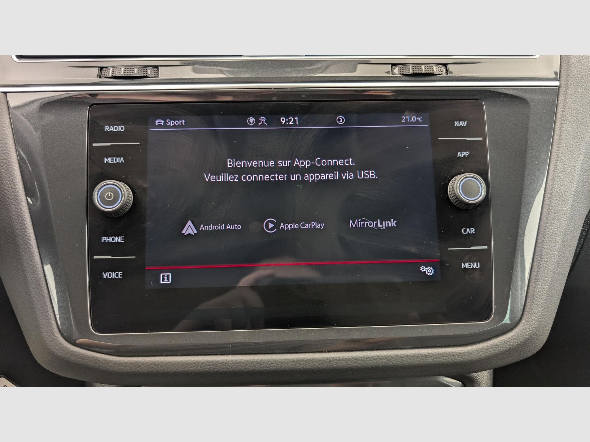 VW Tiguan 2.0 TDI 122CH BVM6 ACTIVE (2022) - Photo 17