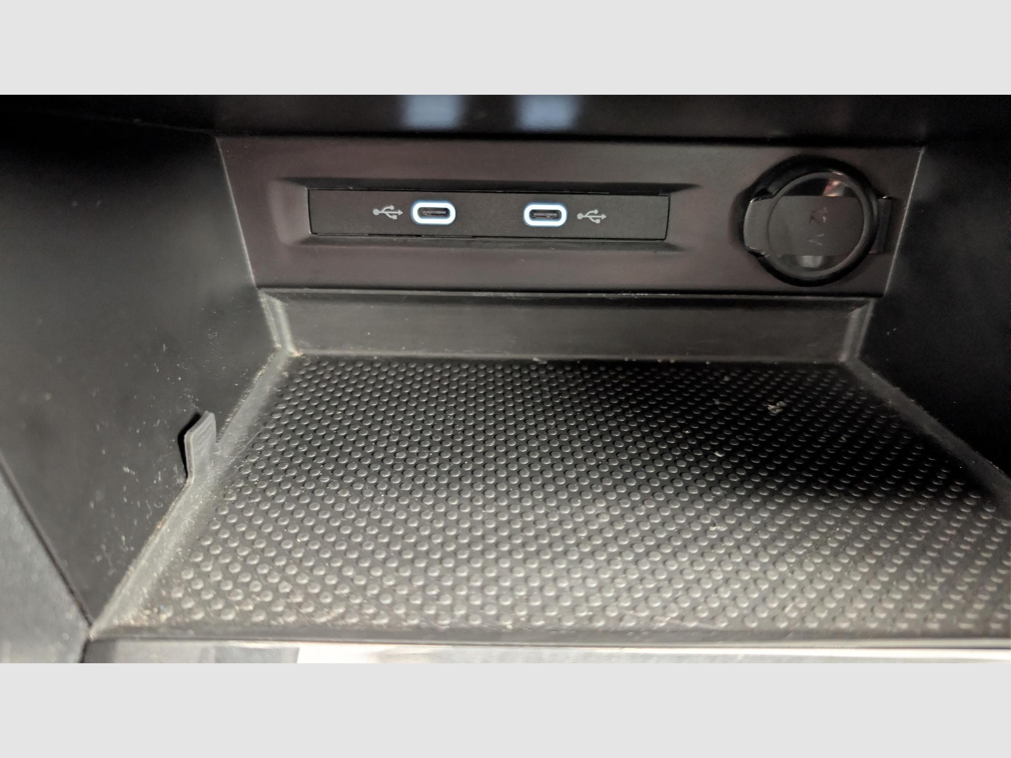 VW Tiguan 2.0 TDI 122CH BVM6 ACTIVE (2022) - Photo 20