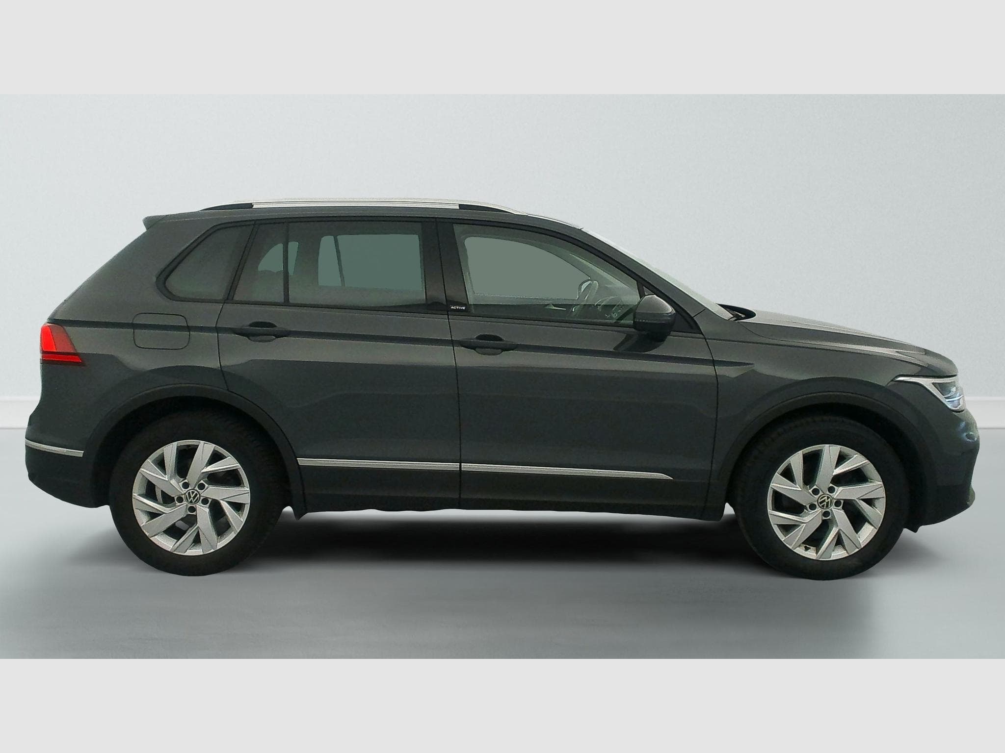 VW Tiguan 2.0 TDI 122CH BVM6 ACTIVE (2022) - Photo 8