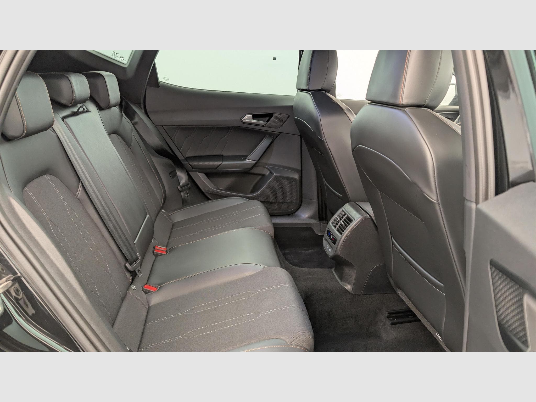 Cupra Formentor 1.5 TSI 150 CH BUSINESS EDITION (2024) - Foto 10
