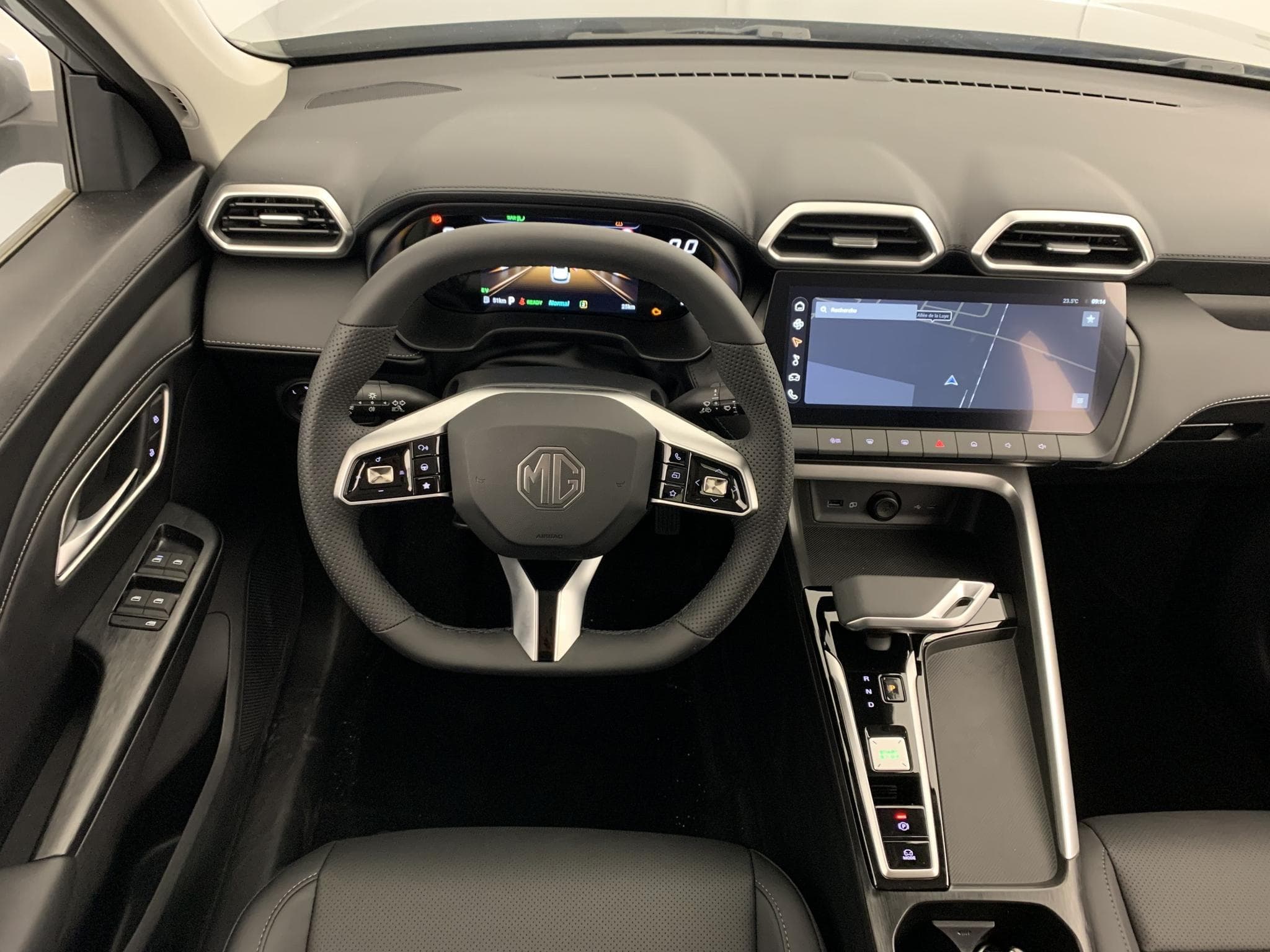 Mg ZS 1.5 L Hybrid+ 197 ch Luxury (2025) - Foto 13