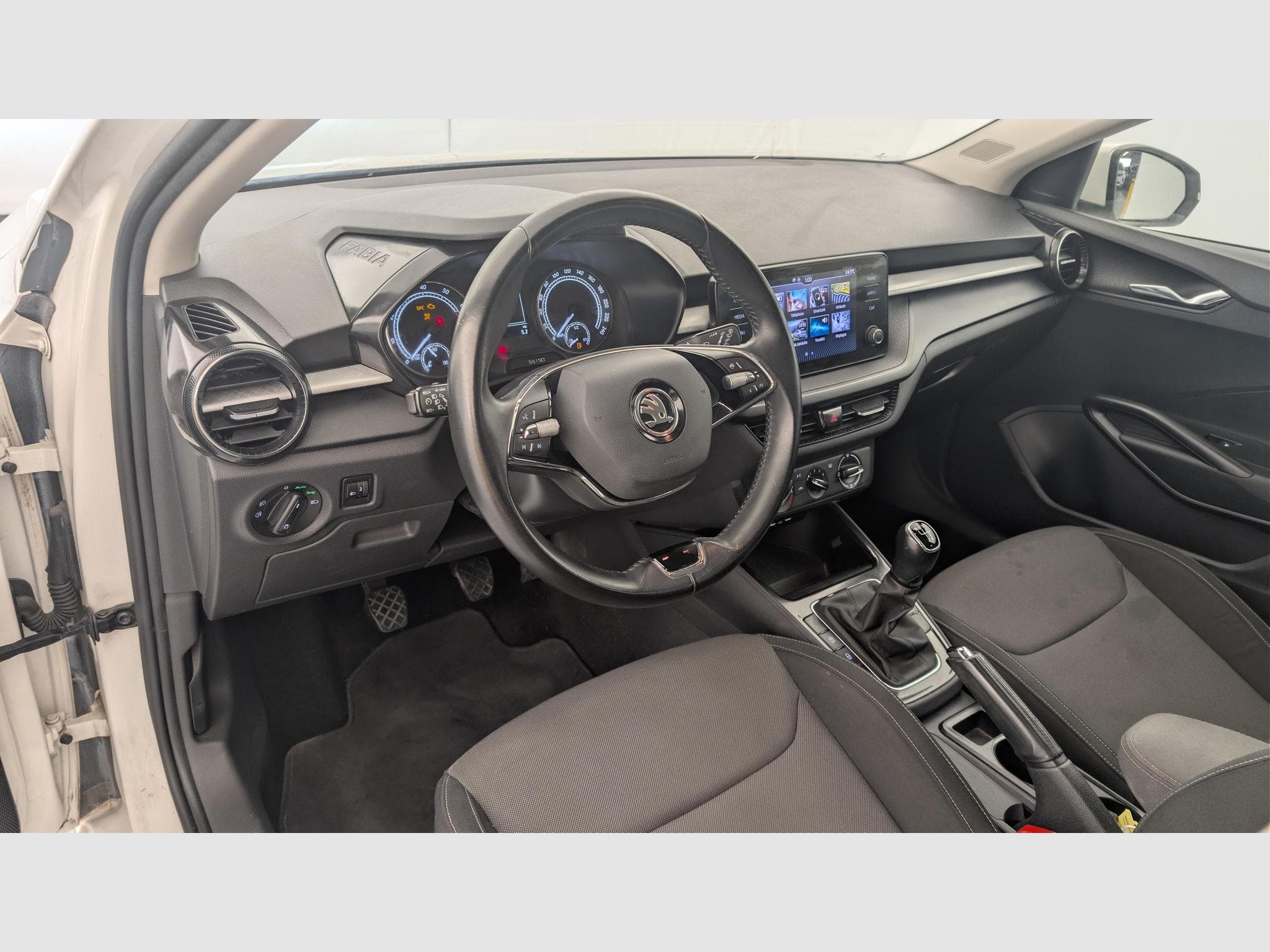 Skoda Fabia 1.0 TSI 95 CH BVM5 AMBITION (2022) - Foto 15