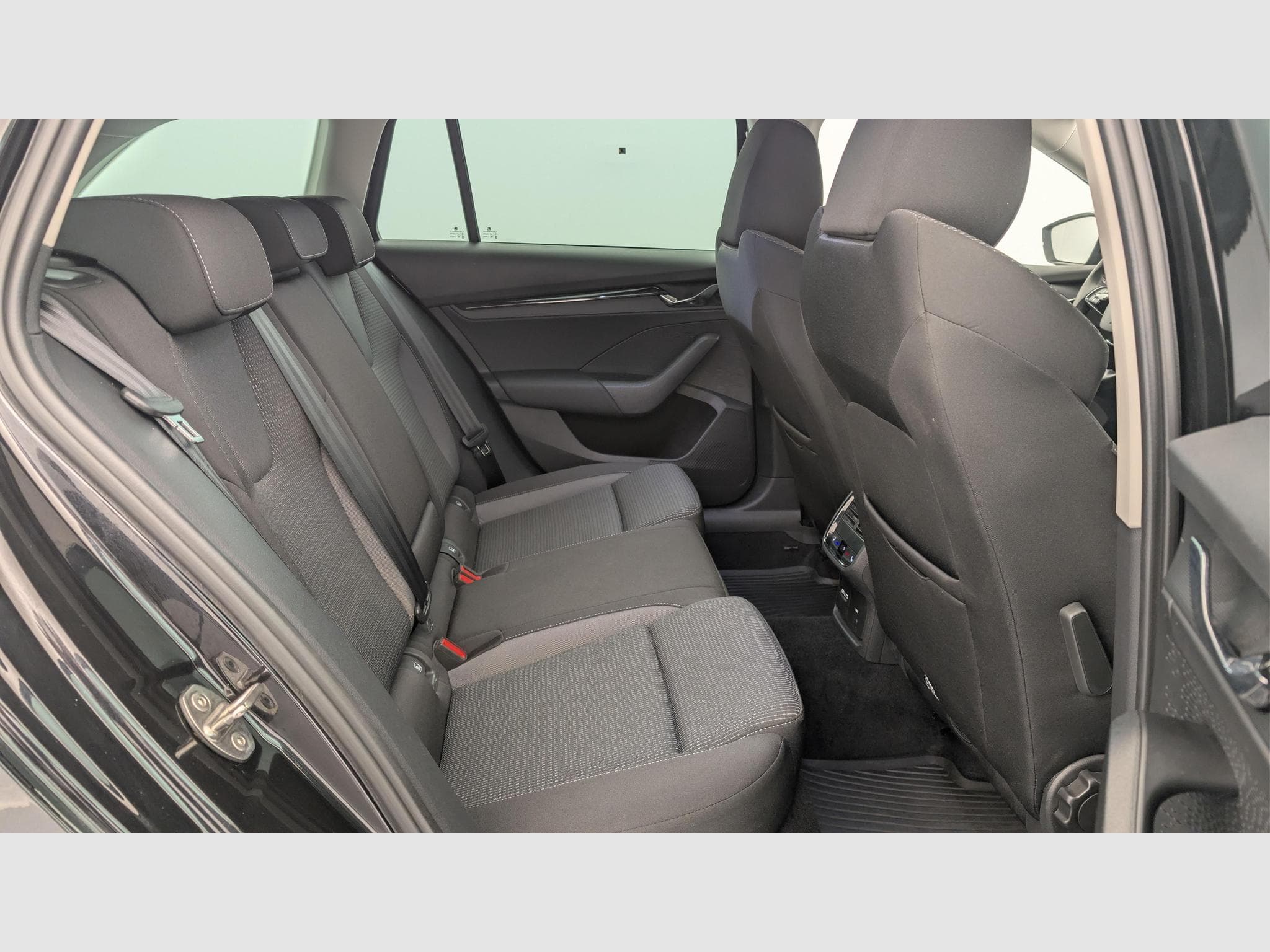 Skoda Octavia 2.0 TDI 116 ch DSG7 Ambition (2021) - Foto 10