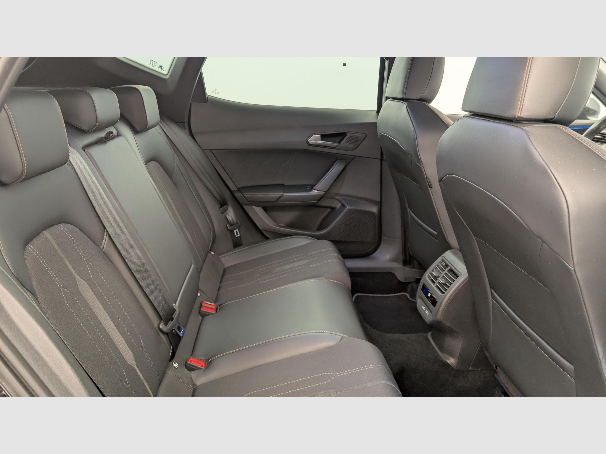 Cupra Formentor 1.5 TSI 150 CH BUSINESS EDITION (2022) - Foto 10