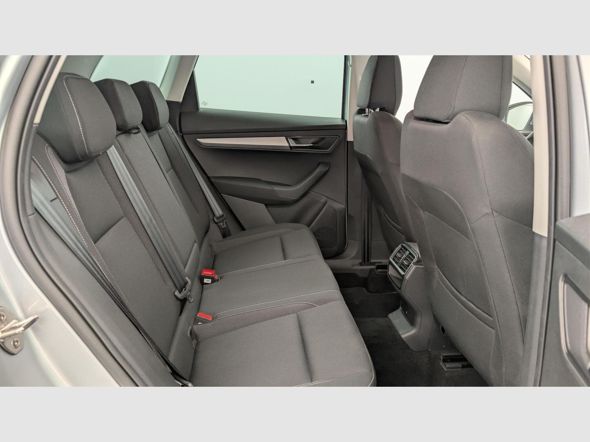 Skoda Karoq 2.0 TDI 116 ch SCR DSG7 Business (2023) - Foto 10