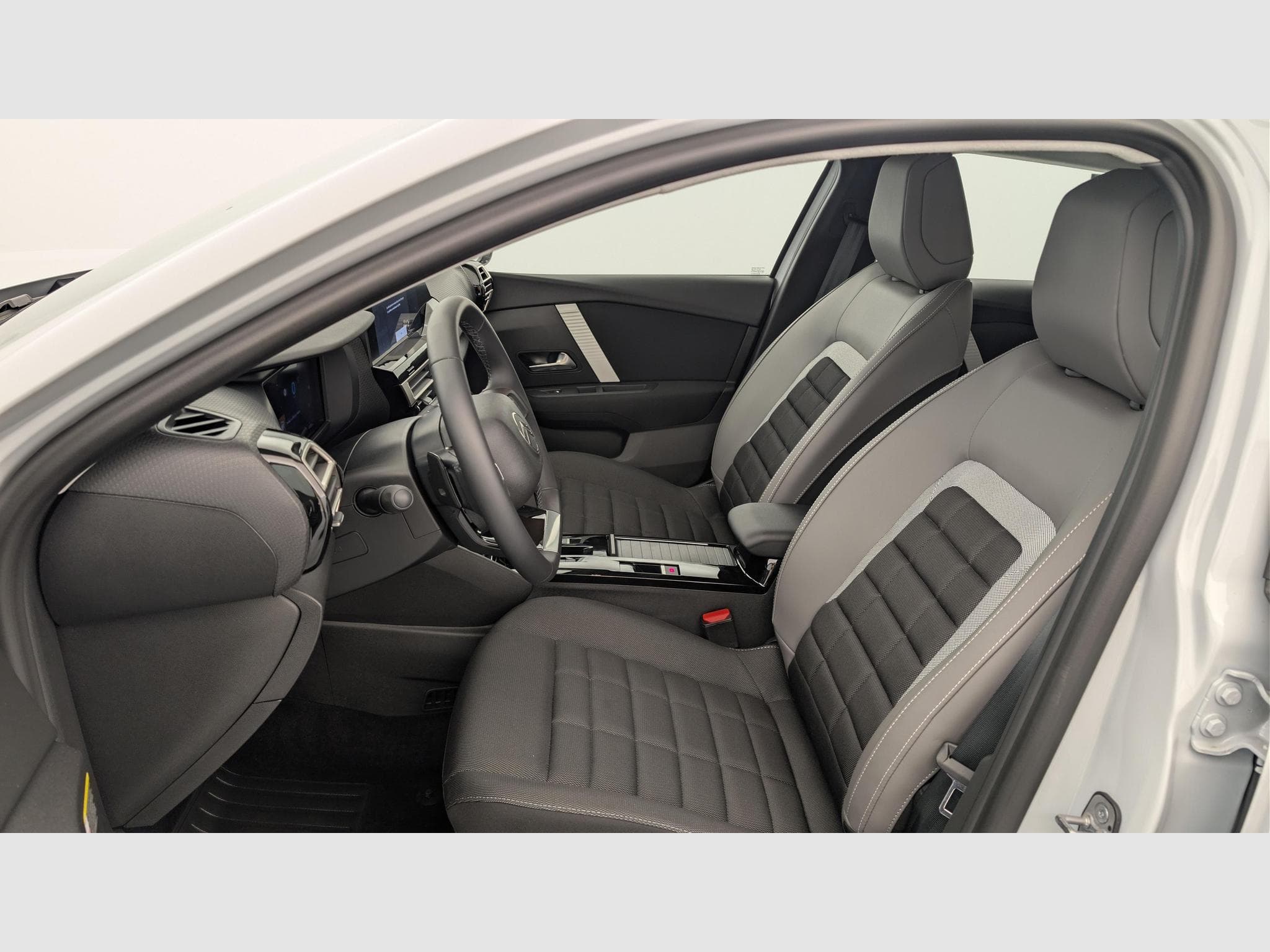 CitroëN C4 Hybride 145 ch e-DCS6 Business (2025) - Foto 16