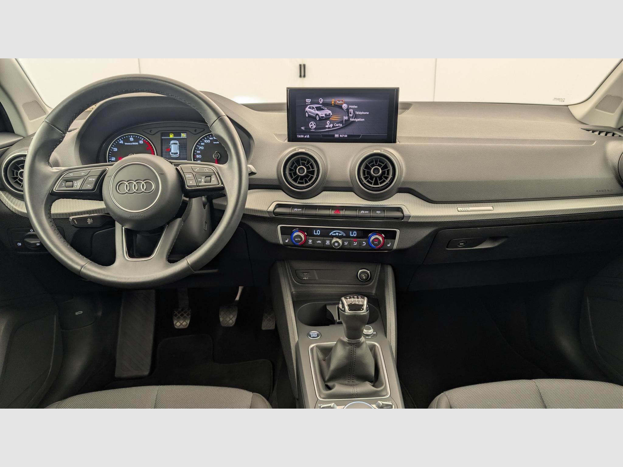 Audi Q2 30 TFSI 110 BVM6 Design (2022) - Photo 13
