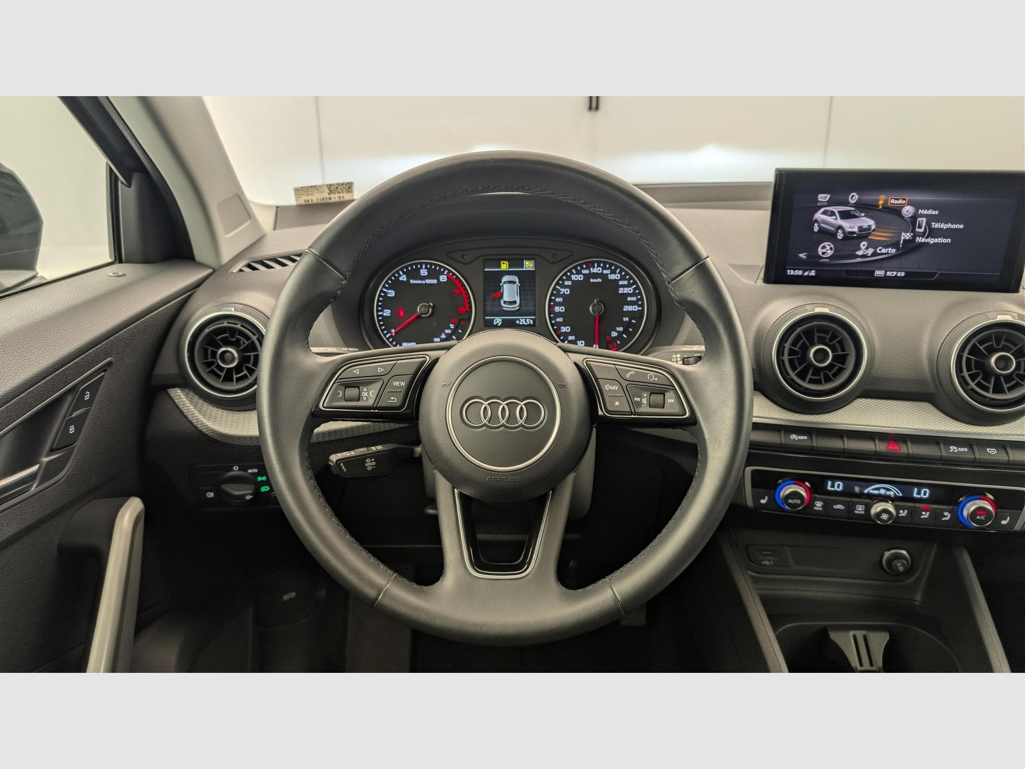Audi Q2 30 TFSI 110 BVM6 Design (2022) - Photo 14