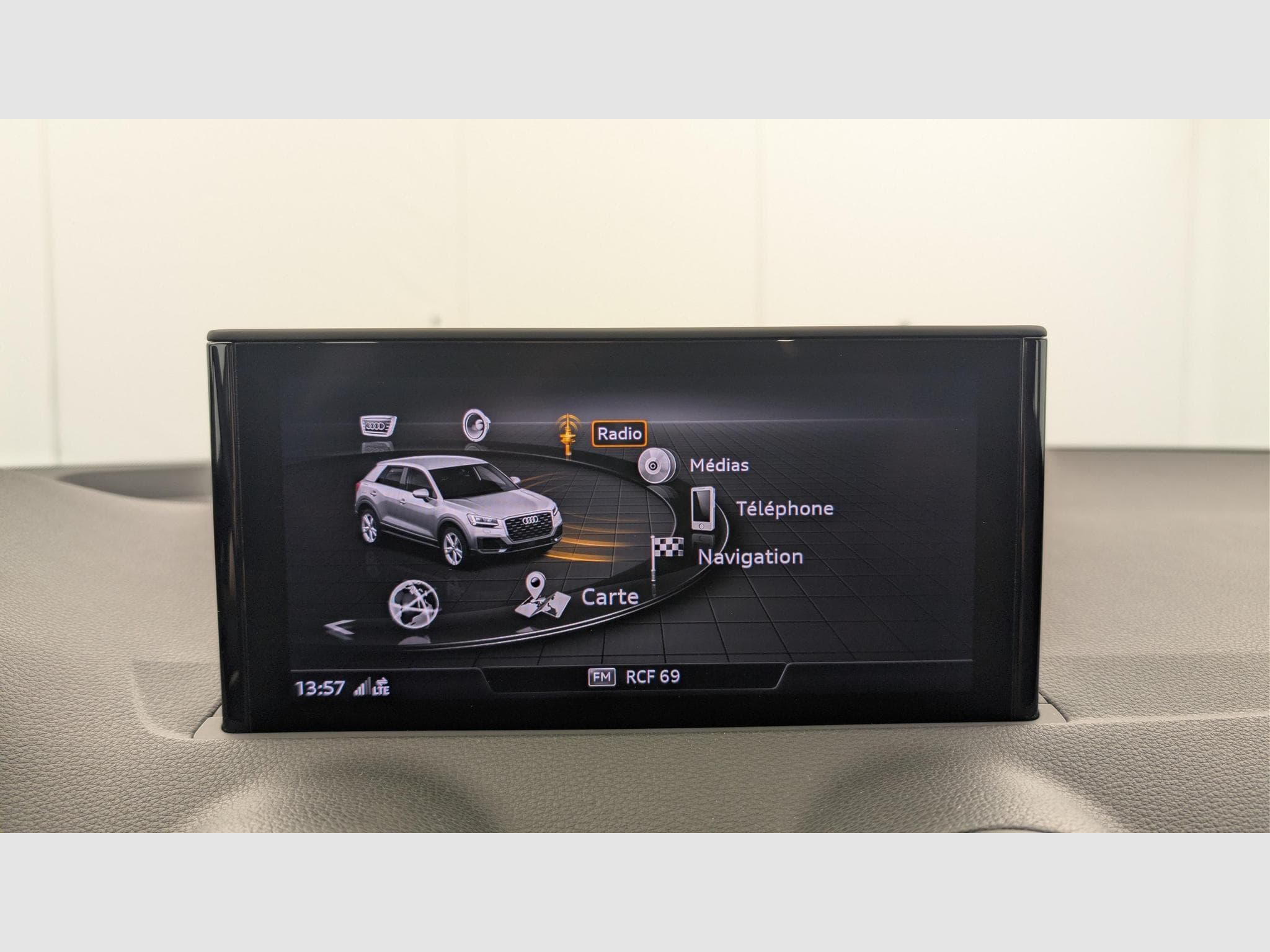 Audi Q2 30 TFSI 110 BVM6 Design (2022) - Photo 18