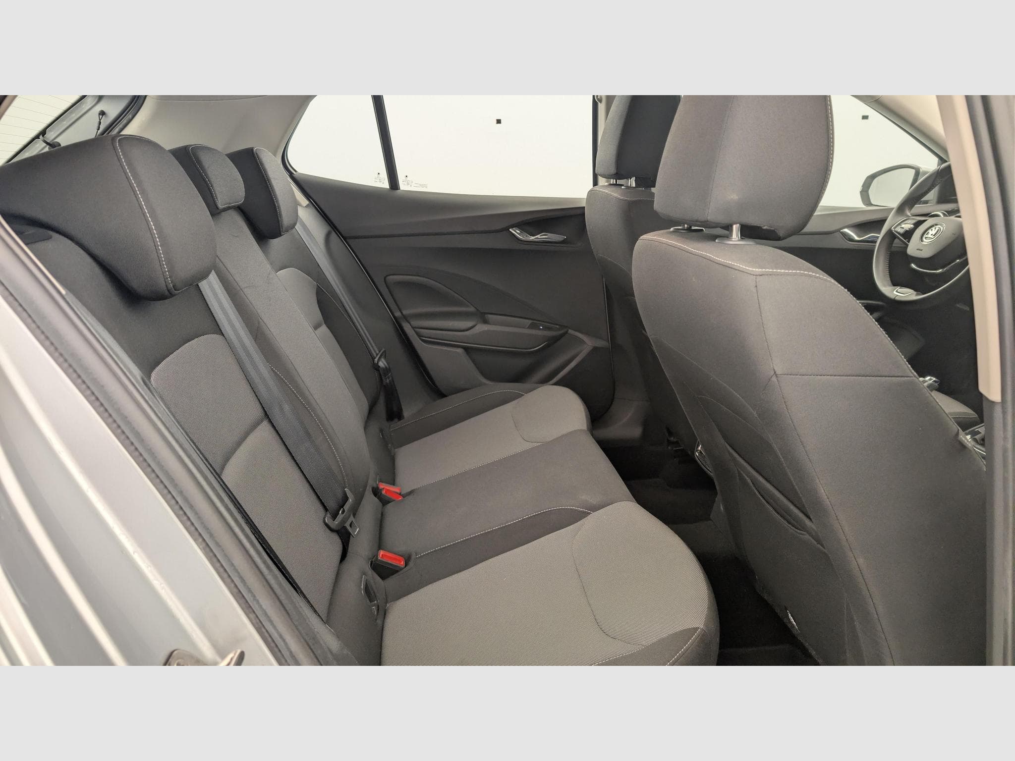 Skoda Fabia 1.0 TSI 95 CH BVM5 AMBITION (2023) - Photo 10