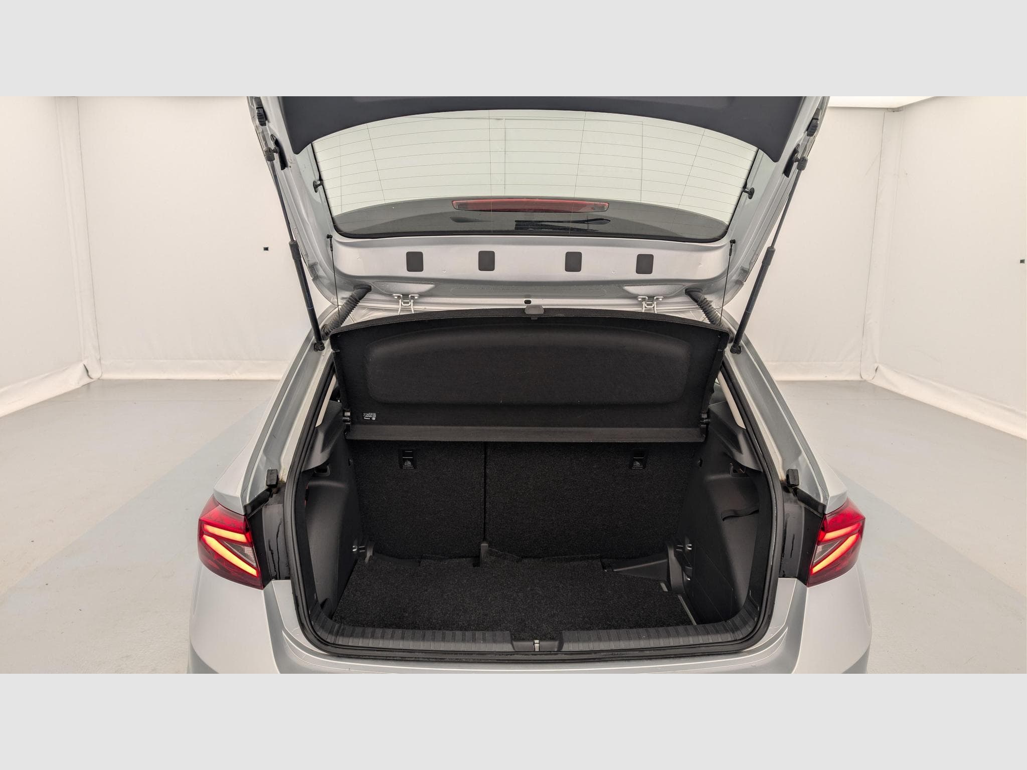 Skoda Fabia 1.0 TSI 95 CH BVM5 AMBITION (2023) - Photo 11