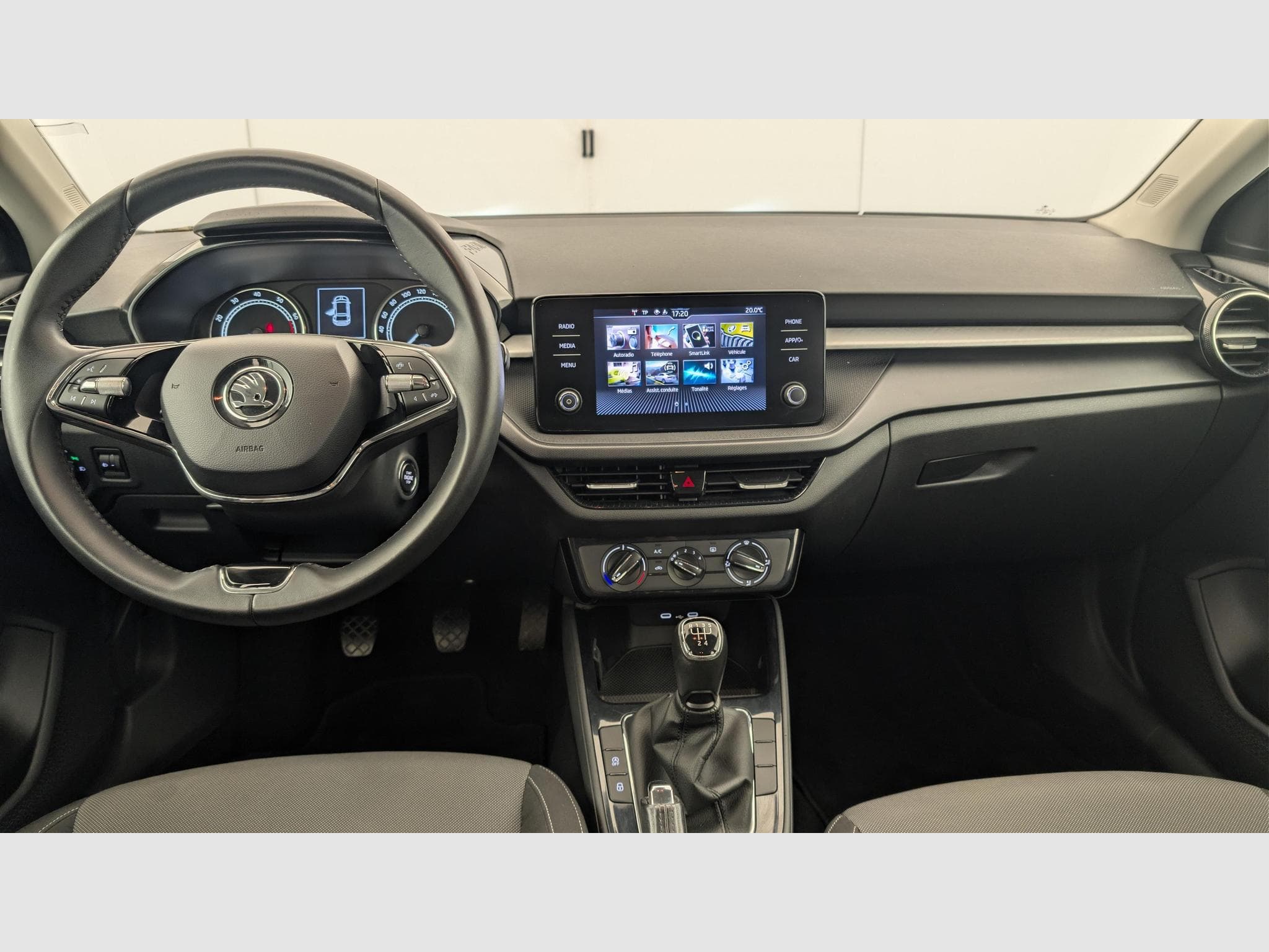 Skoda Fabia 1.0 TSI 95 CH BVM5 AMBITION (2023) - Photo 13