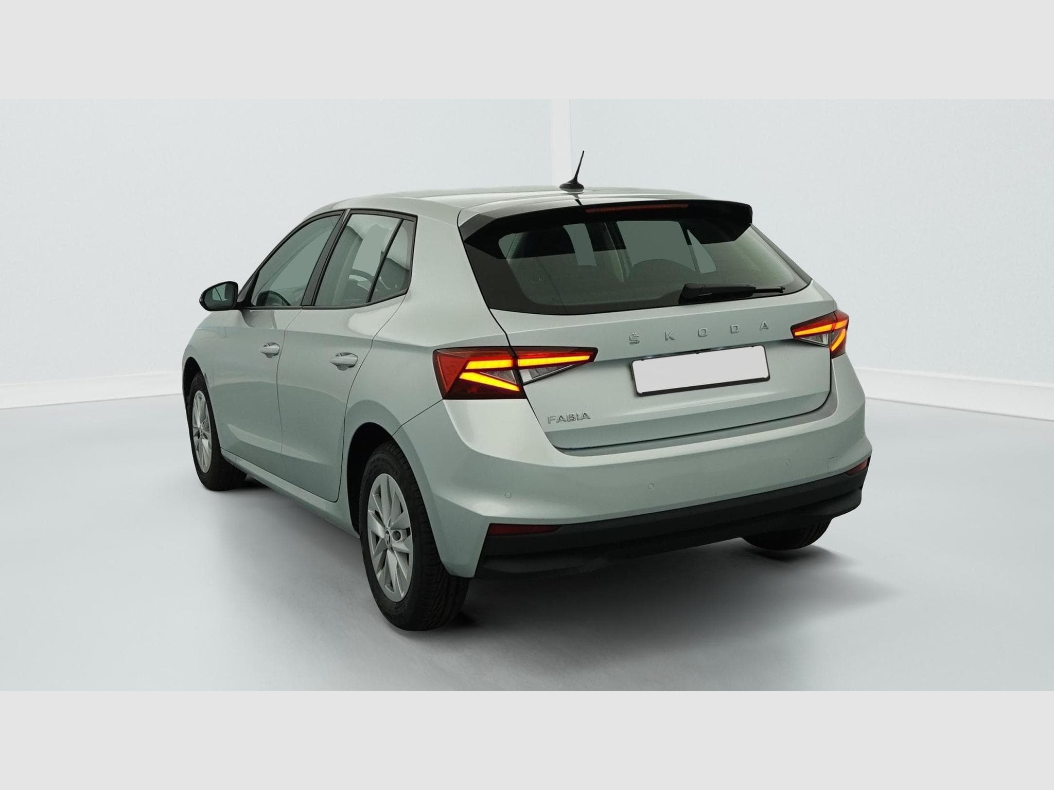 Skoda Fabia 1.0 TSI 95 CH BVM5 AMBITION (2023) - Photo 5