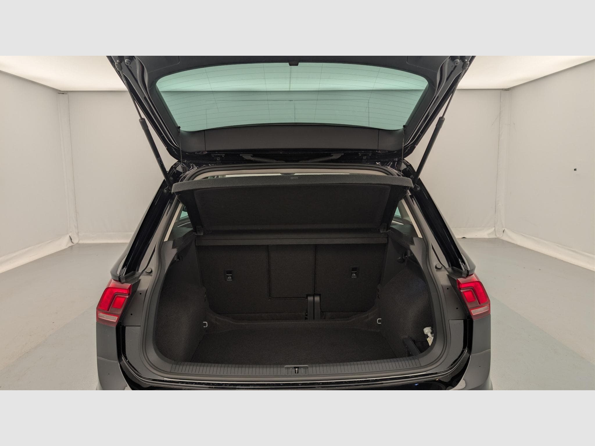 VW Tiguan 1.5 TSI 150CH BVM6 ACTIVE (2022) - Photo 11