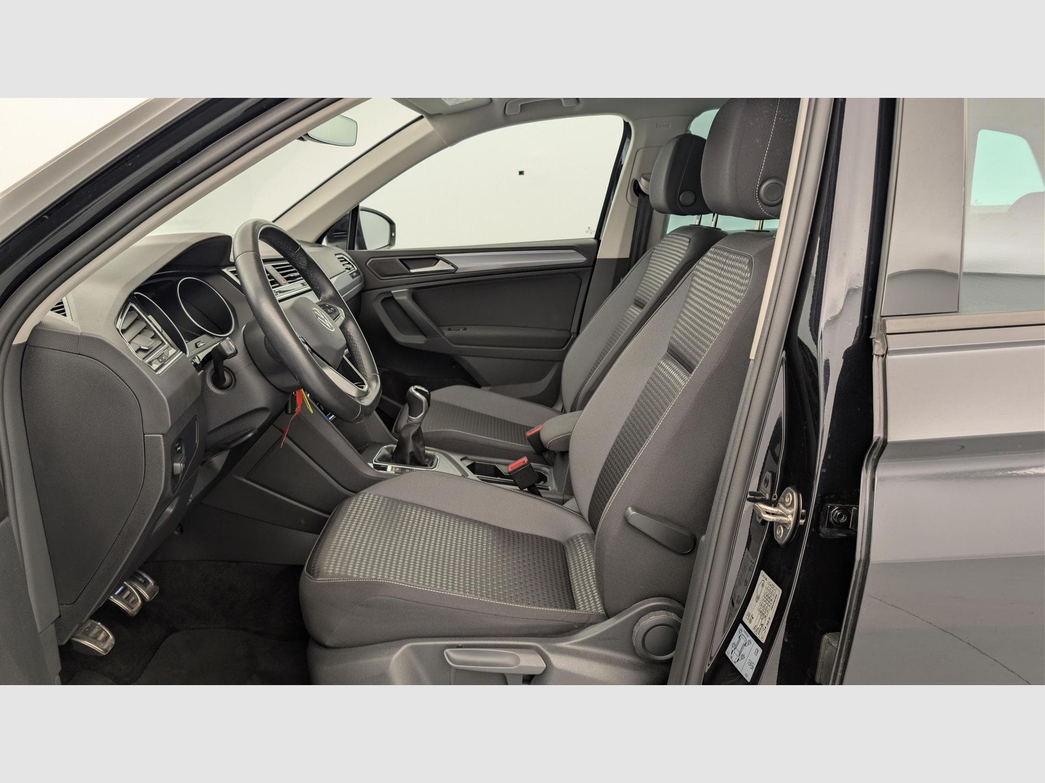 VW Tiguan 1.5 TSI 150CH BVM6 ACTIVE (2022) - Photo 16