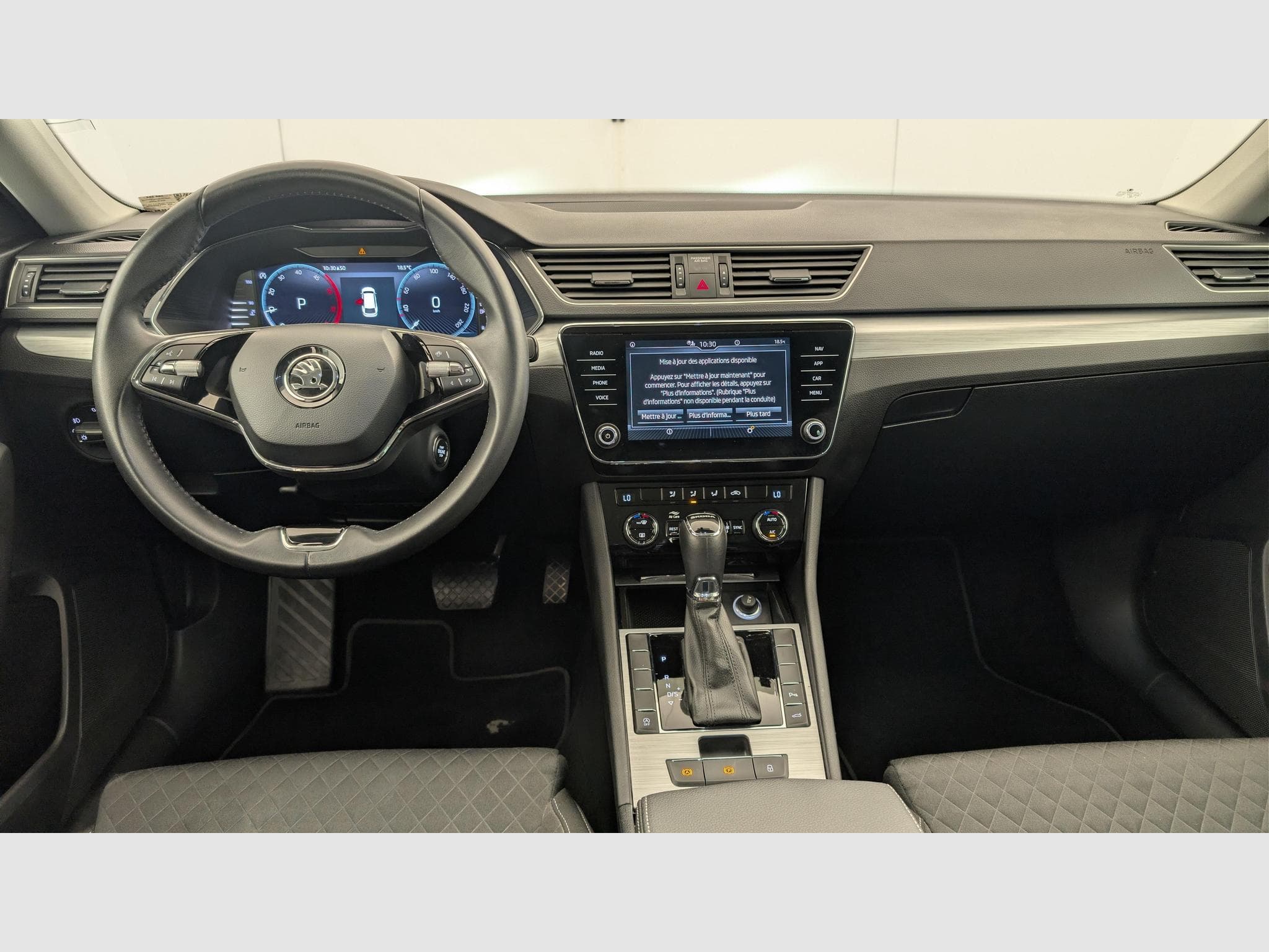 Skoda Superb 2.0 TDI 150 SCR DSG7 BUSINESS (2024) - Photo 13
