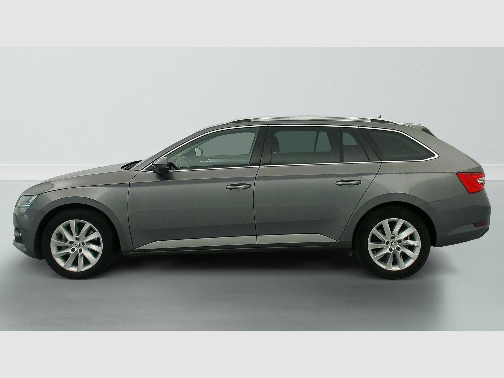 Skoda Superb 2.0 TDI 150 SCR DSG7 BUSINESS (2024) - Photo 4