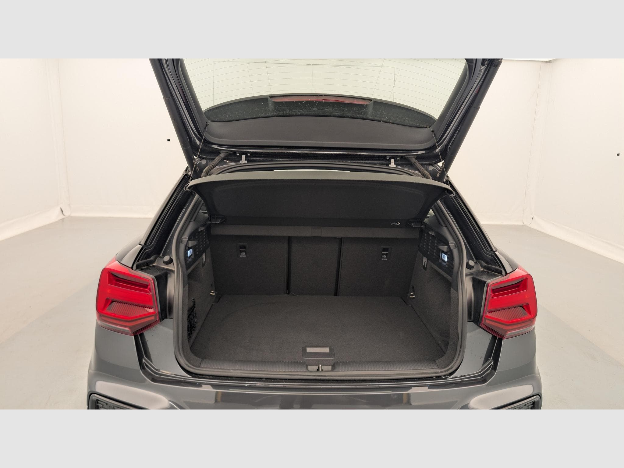 Audi Q2 35 TDI 150 S tronic 7 Quattro Design (2022) - Photo 11