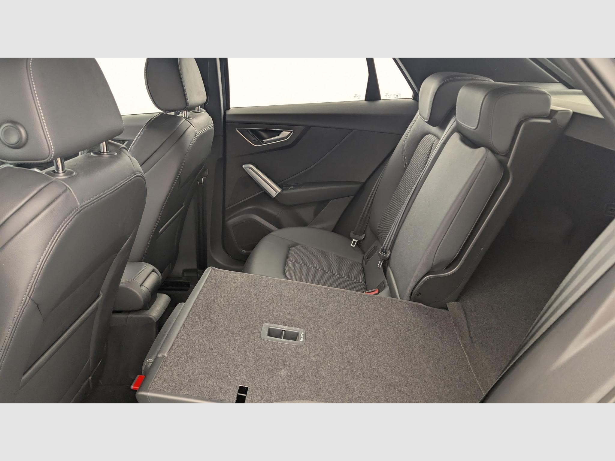 Audi Q2 35 TDI 150 S tronic 7 Quattro Design (2022) - Photo 12