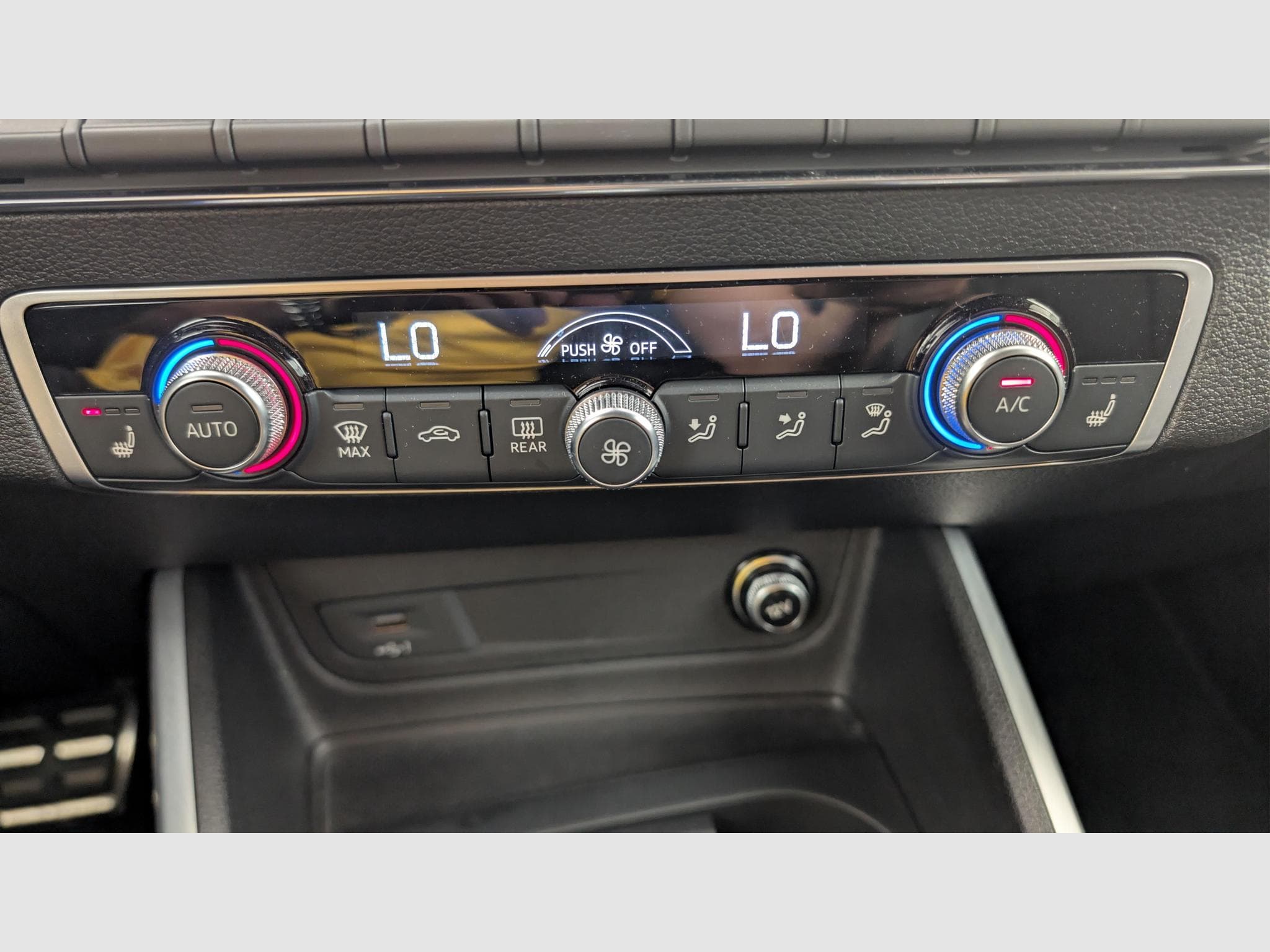 Audi Q2 35 TDI 150 S tronic 7 Quattro Design (2022) - Photo 19