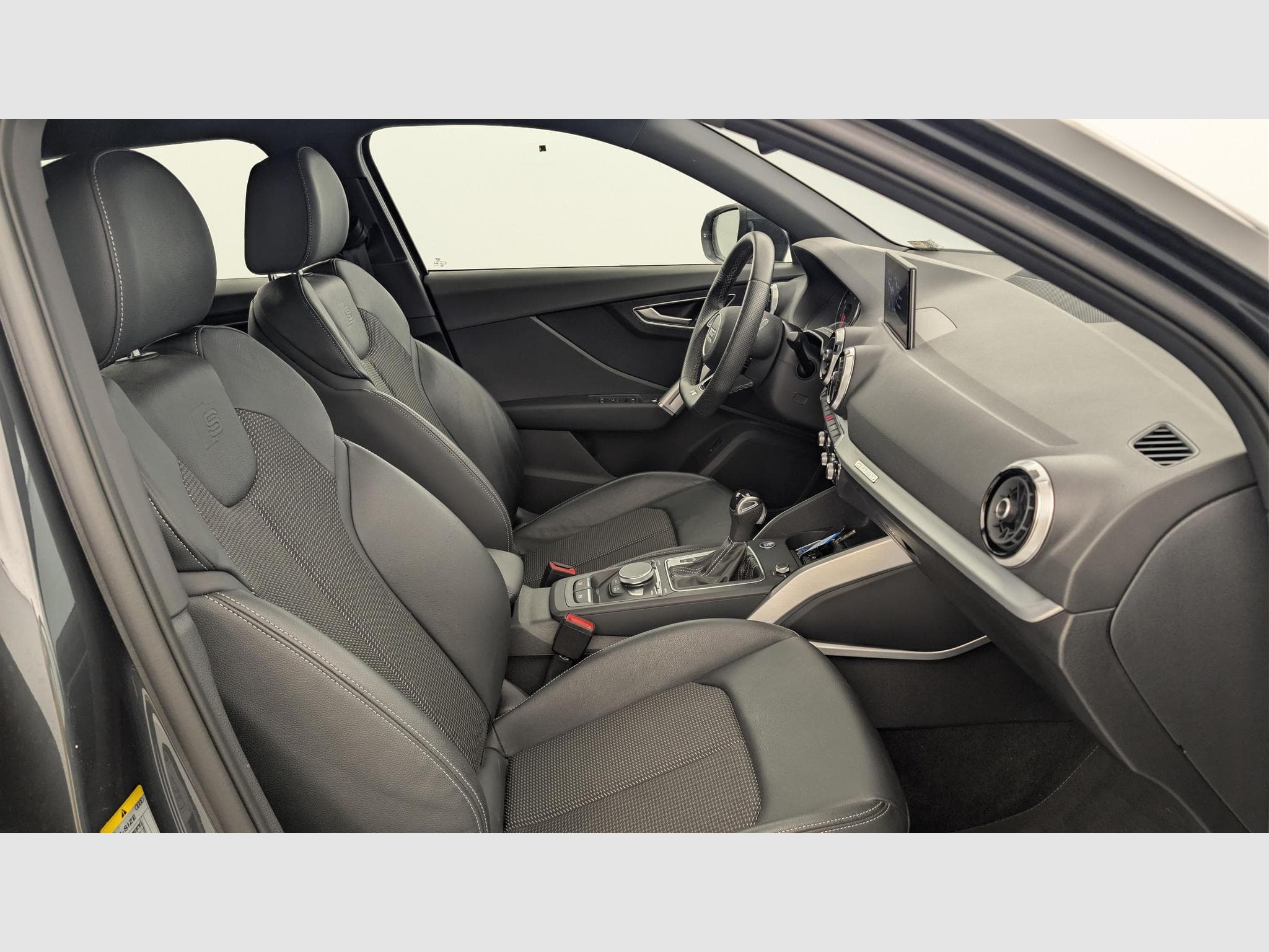 Audi Q2 35 TDI 150 S tronic 7 Quattro Design (2022) - Photo 9