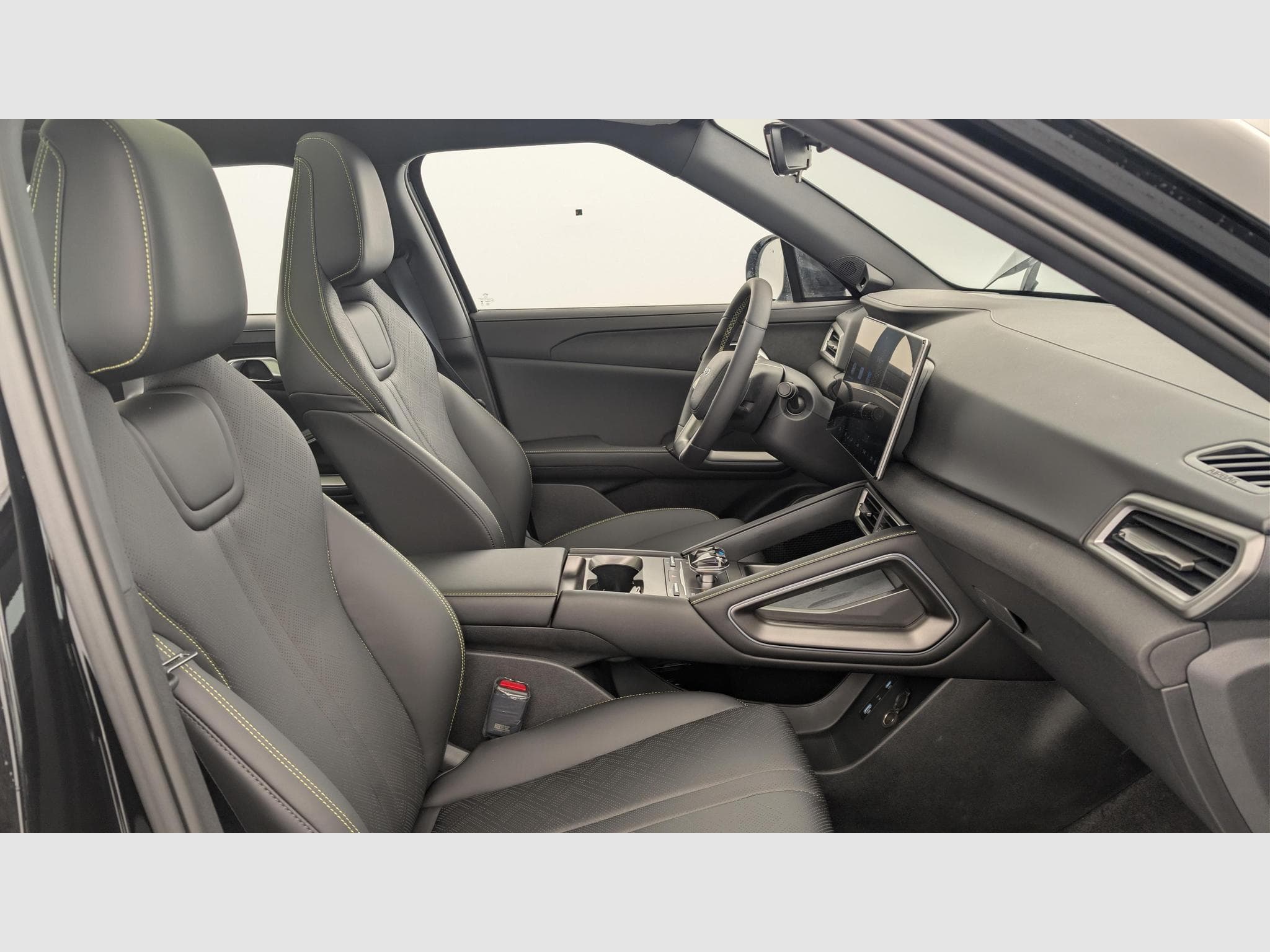 Byd ATTO 2 45.1 kWh 177 ch Boost (2025) - Photo 9