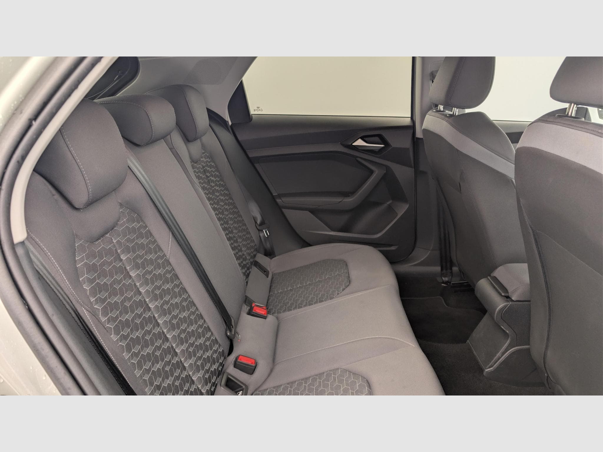 Audi A1 30 TFSI 116 ch BVM6 Design (2025) - Photo 10