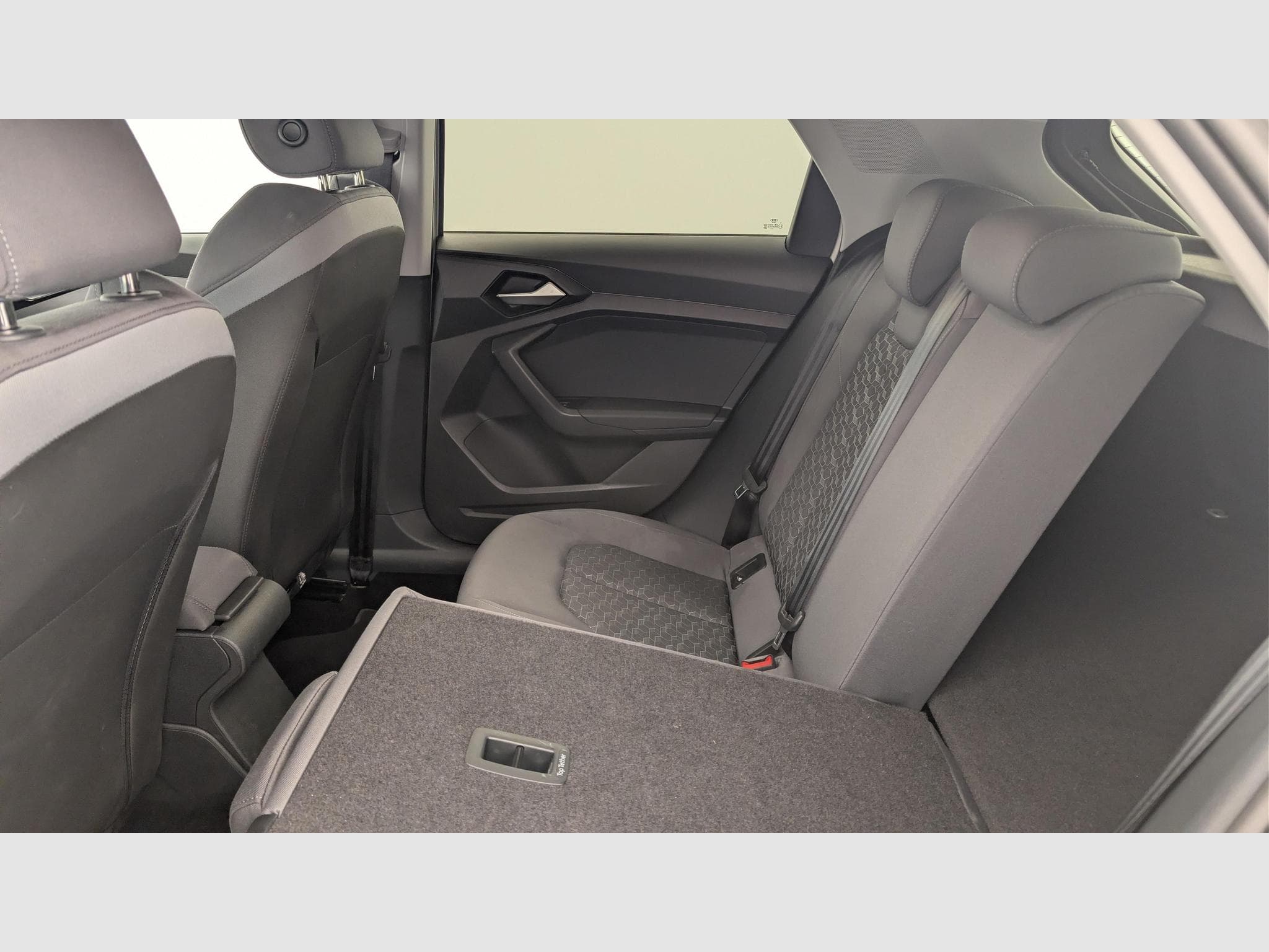 Audi A1 30 TFSI 116 ch BVM6 Design (2025) - Photo 12