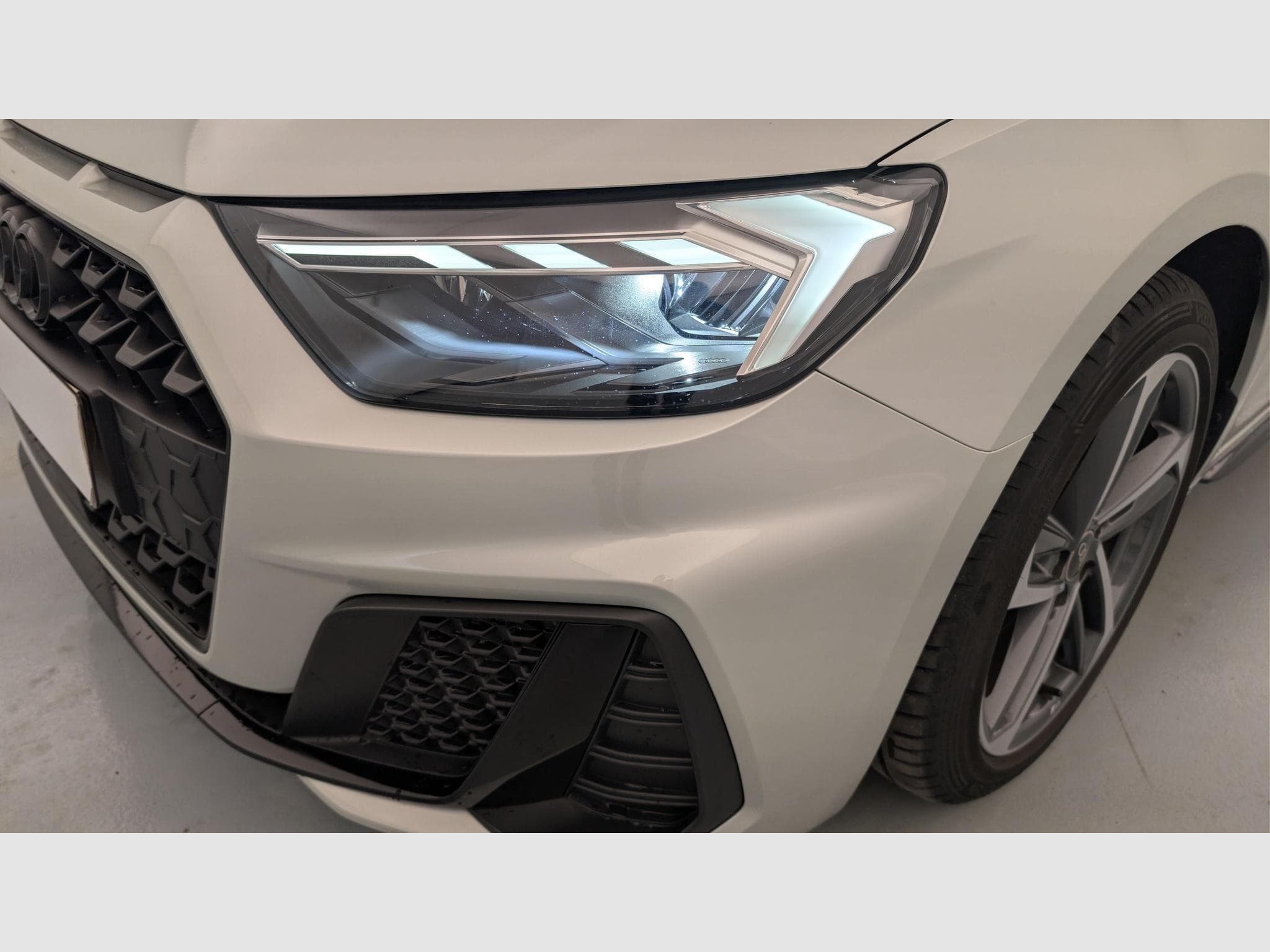 Audi A1 30 TFSI 116 ch BVM6 Design (2025) - Photo 20