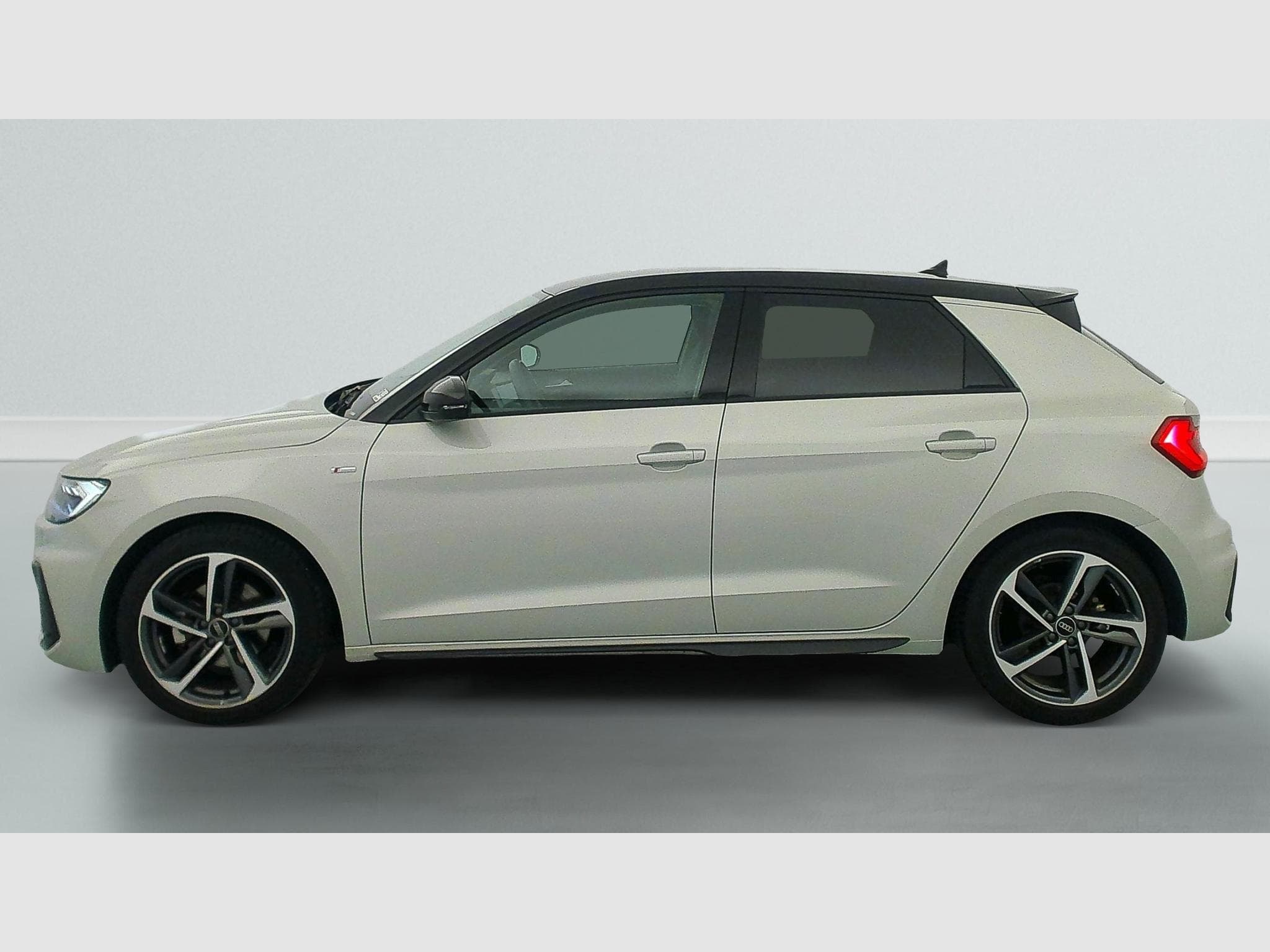 Audi A1 30 TFSI 116 ch BVM6 Design (2025) - Photo 4