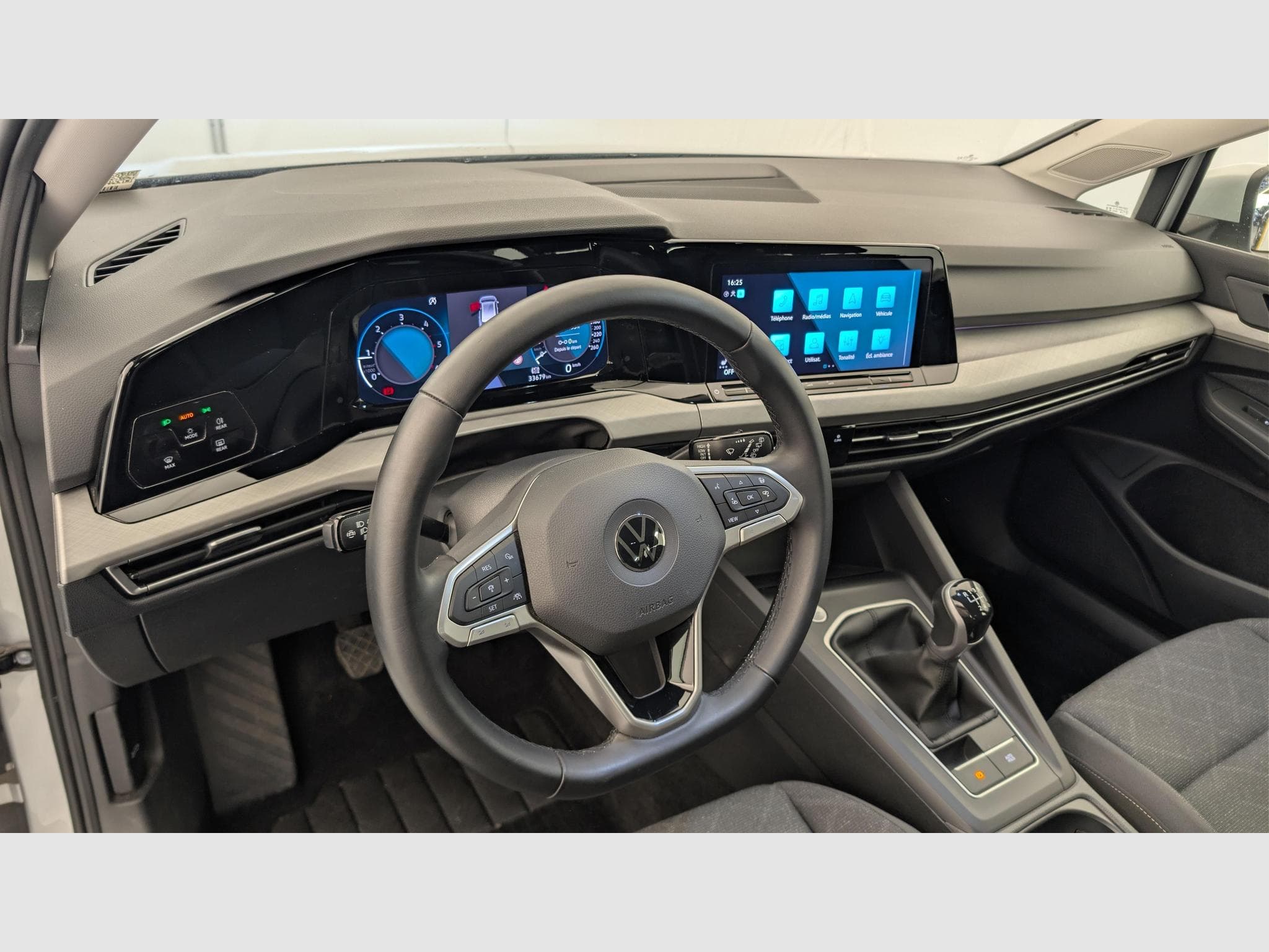VW GOLF 8 SW 2.0 TDI SCR 115 BVM6 LIFE (2023) - Photo 15
